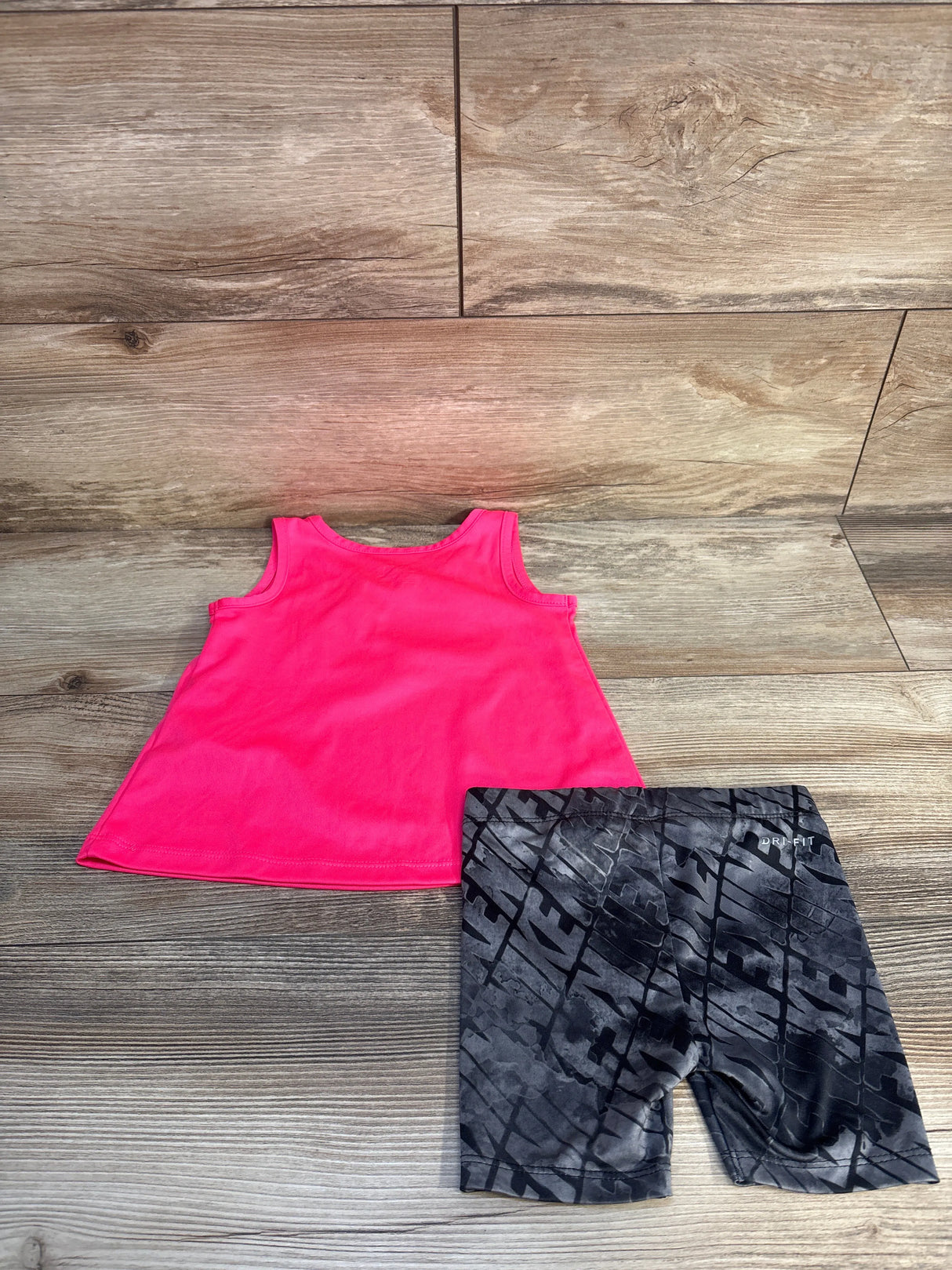 Nike Dri-Fit 2pc Set Tank Top & Shorts Pink sz 18m