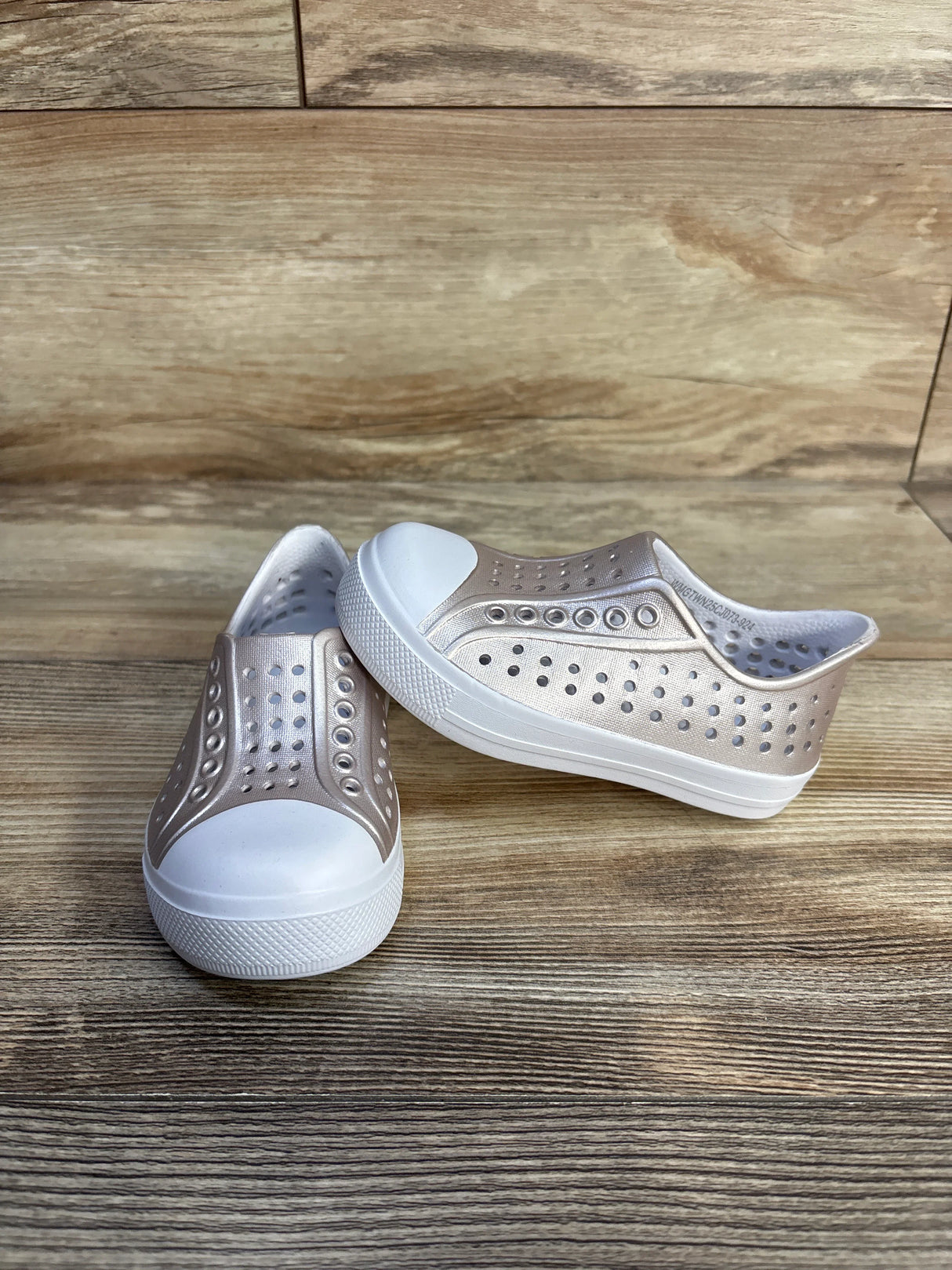 Wonder Nation EVA Water Shoes Gold sz 5-6c