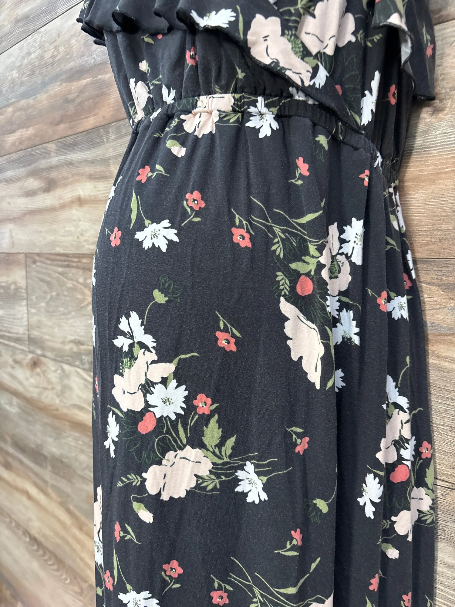 Ingrid & Isabel Floral Dress Black sz Medium - Me n Mommy To Be