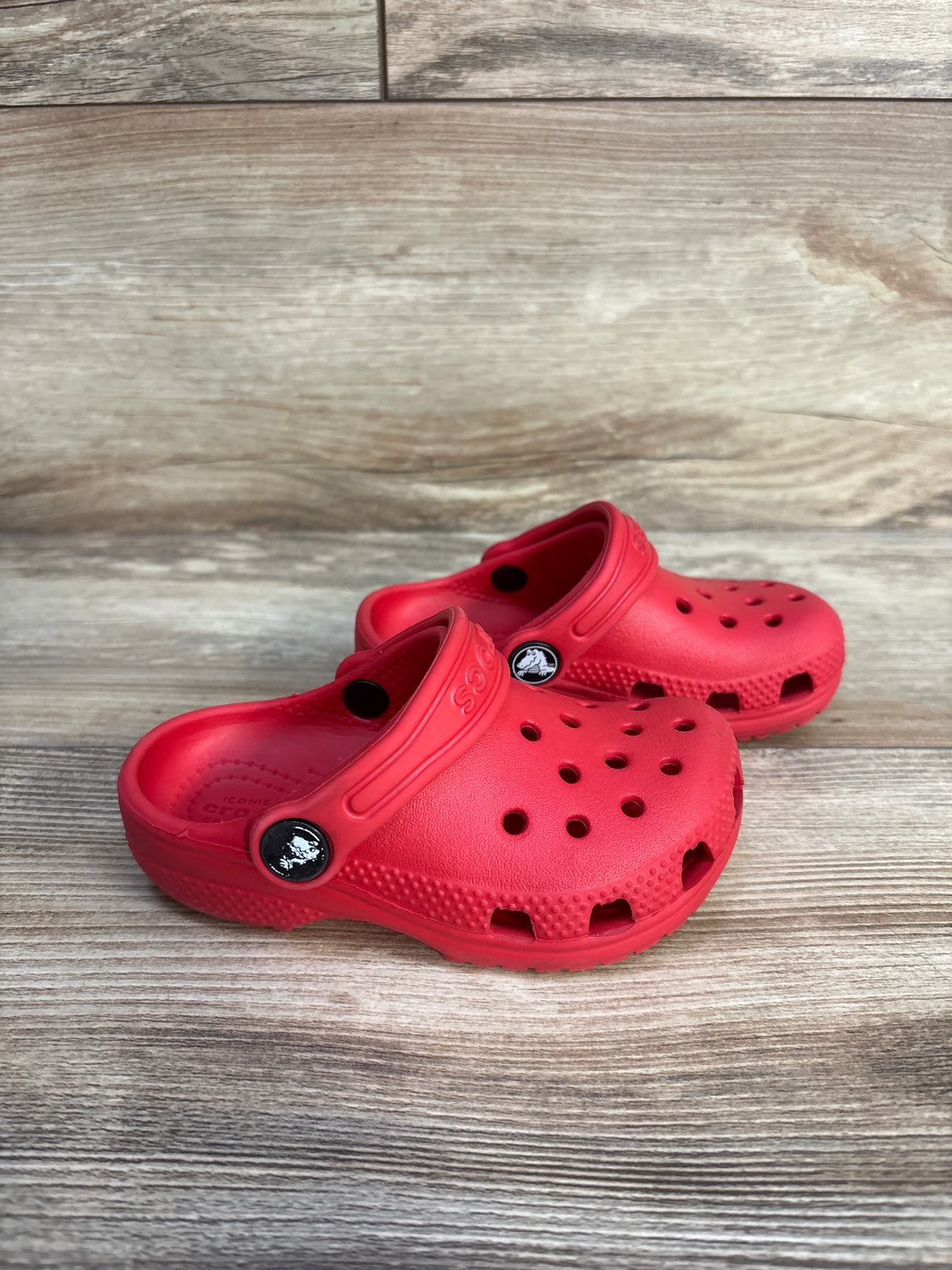 Crocs Classic Clogs Red sz 7c