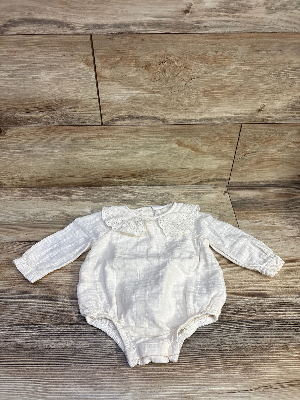 Baby Gap Eyelet Collar Bubble Romper Ivory sz 6-12m