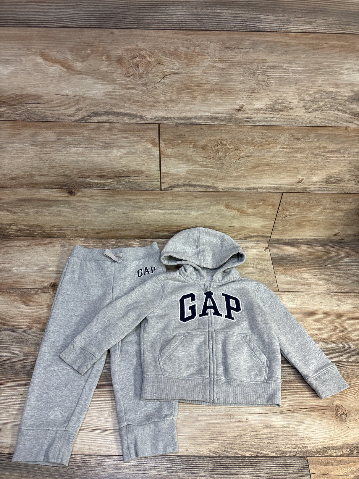 Baby Gap 2pc Zip Up Hoodie & Joggers Set Grey sz 2T