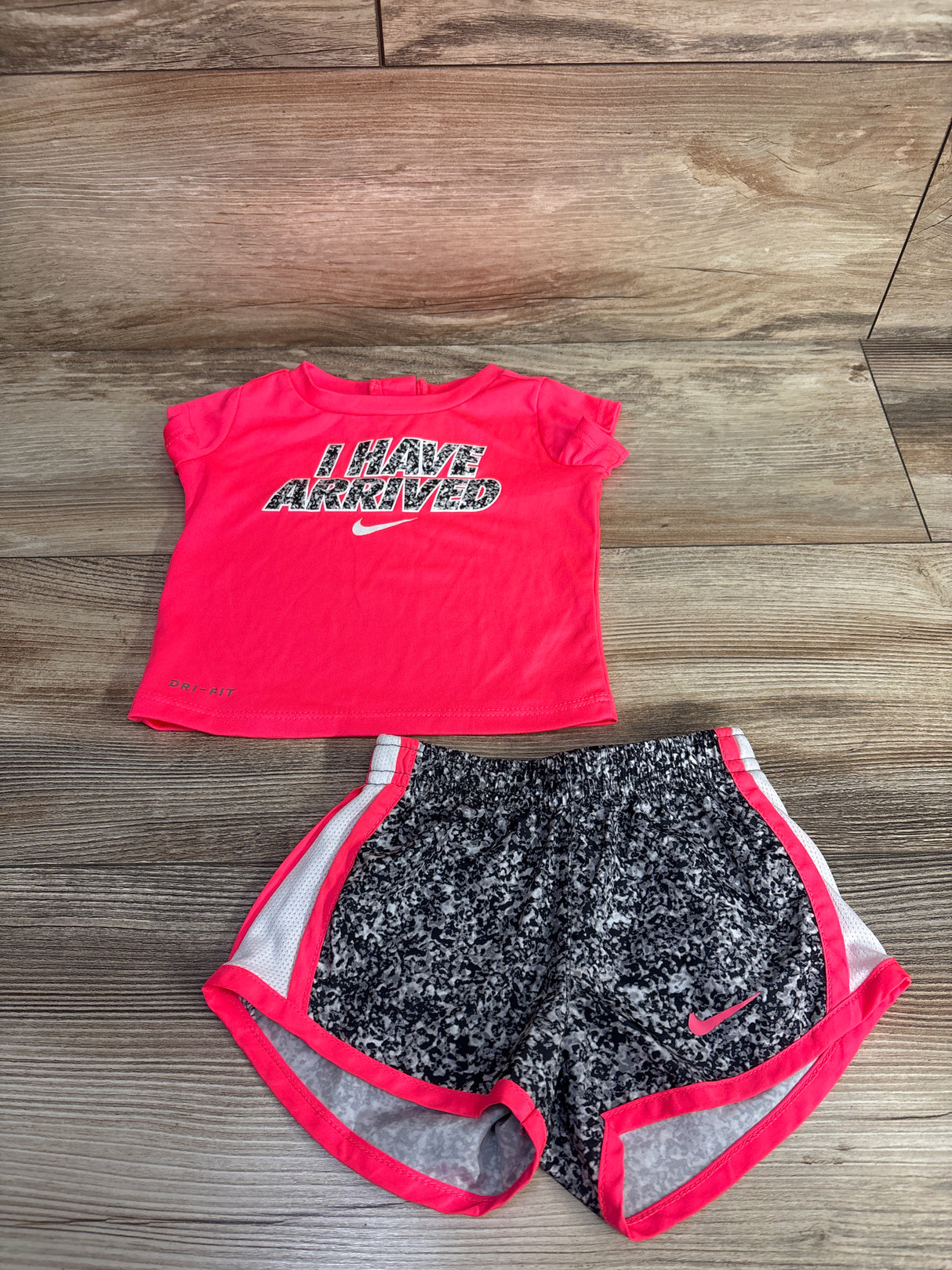 Nike Dri-Fit Shirt & Shorts 2pc Set Hot Pink sz 3-6m