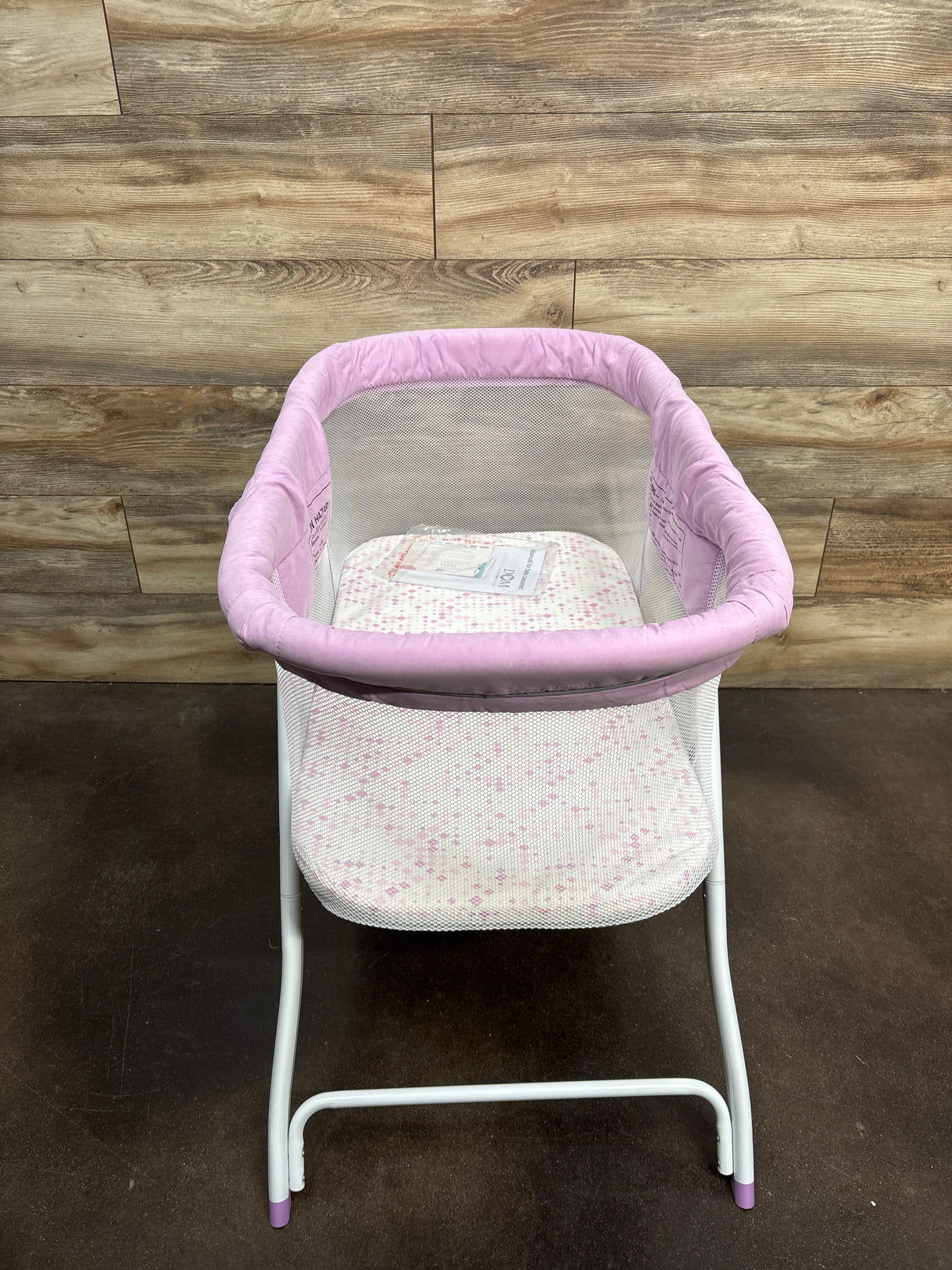 Dream On Me Poppy Traveler Portable Bassinet - Purple