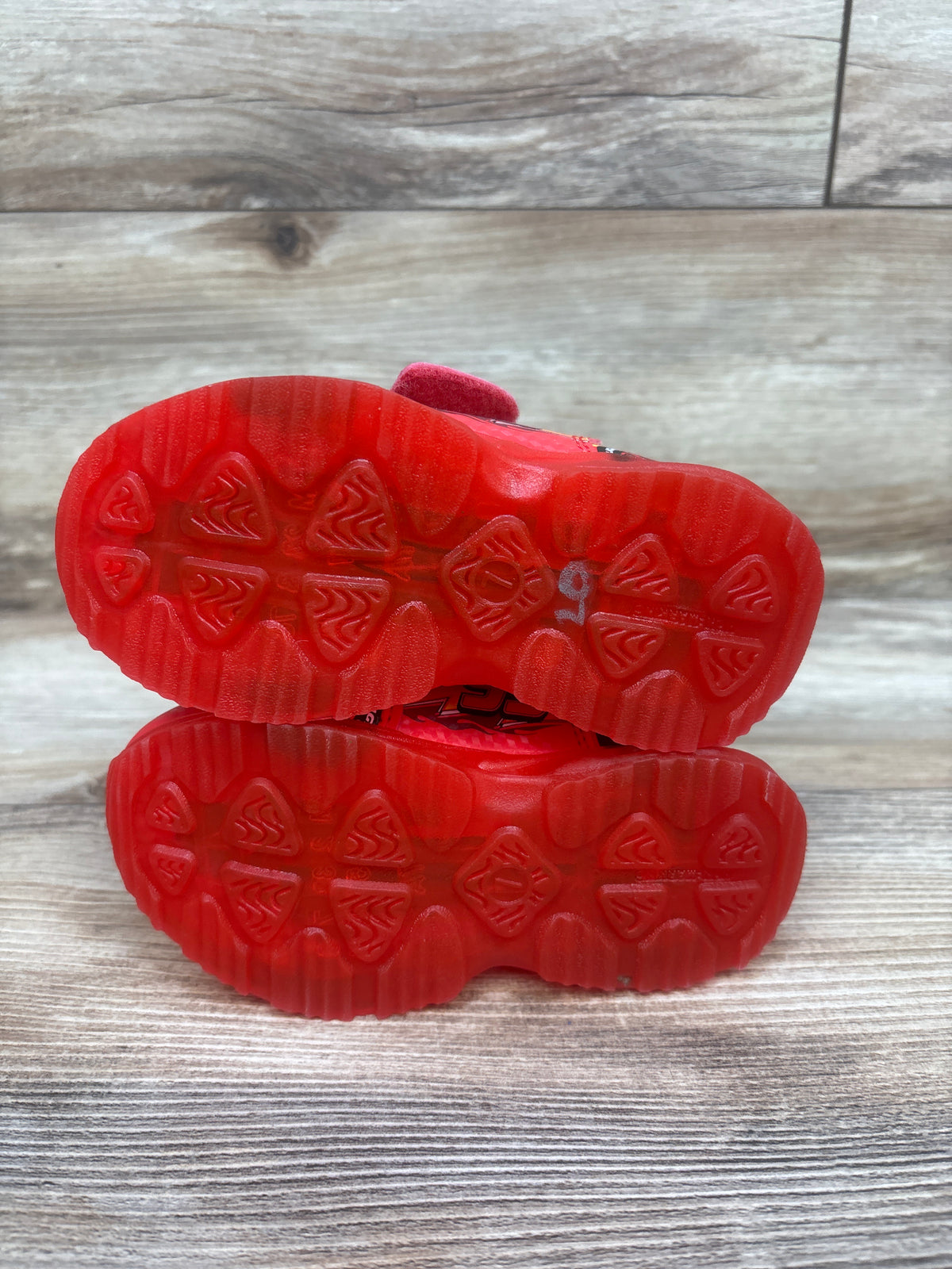 Boxlunch x Disney Pixar Cars Lightning McQueen Light-Up Sneakers Red sz 7c