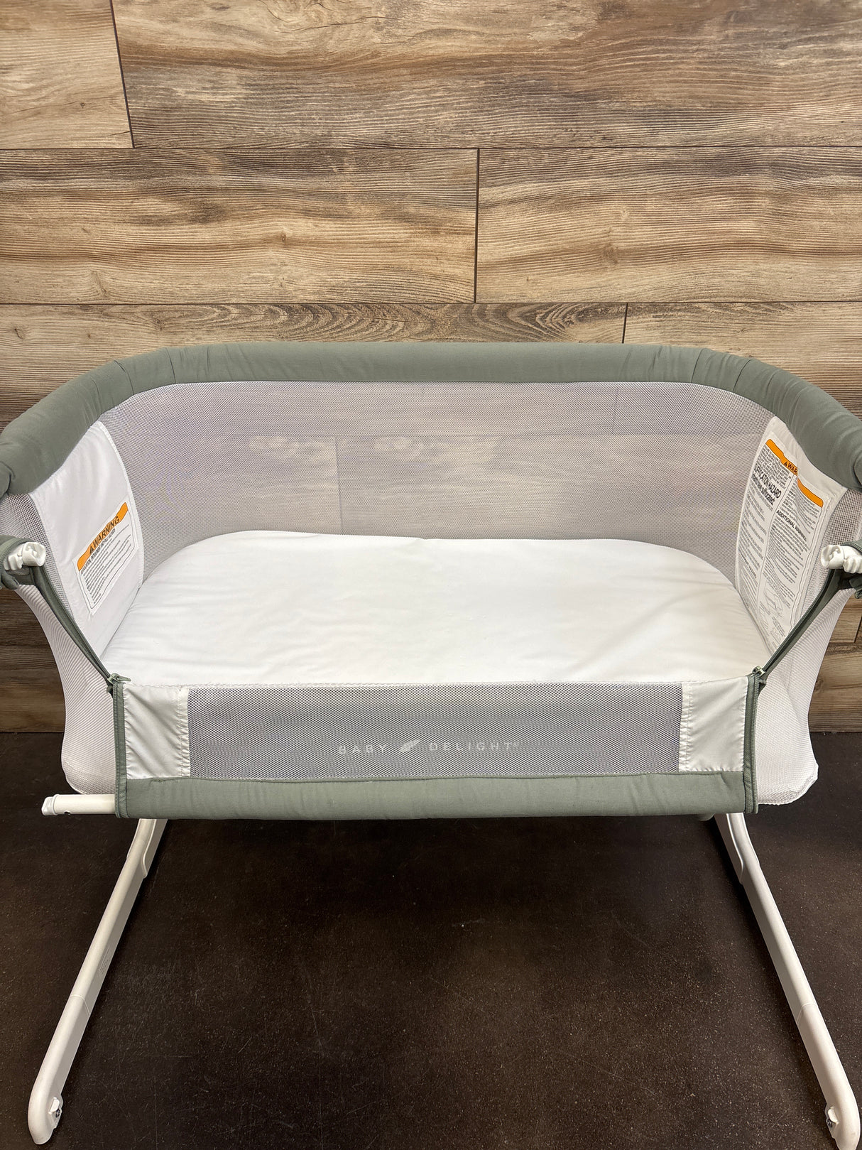 Baby Delight Beside Me Dreamer Bedside Bassinet in Sage