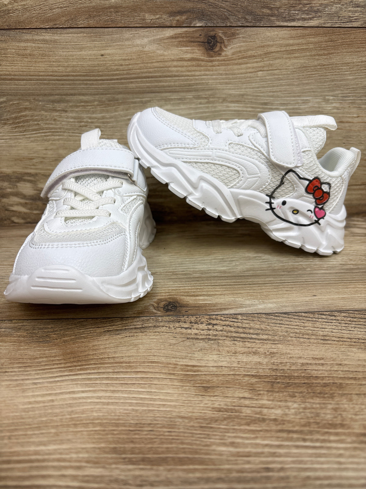 NWOT Hello Kitty Casual Sneakers White sz 12c