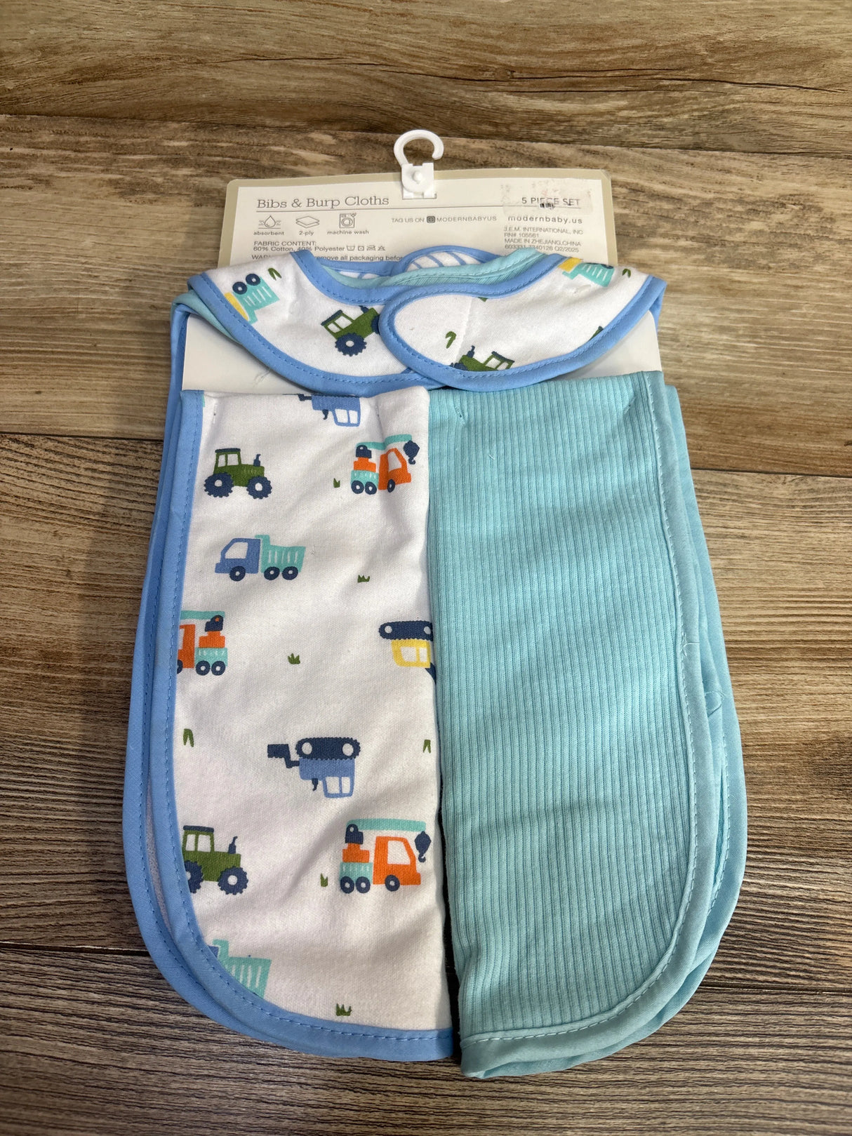 NEW Modern Baby Bibs & Burp Cloths 5pc Set - Blue