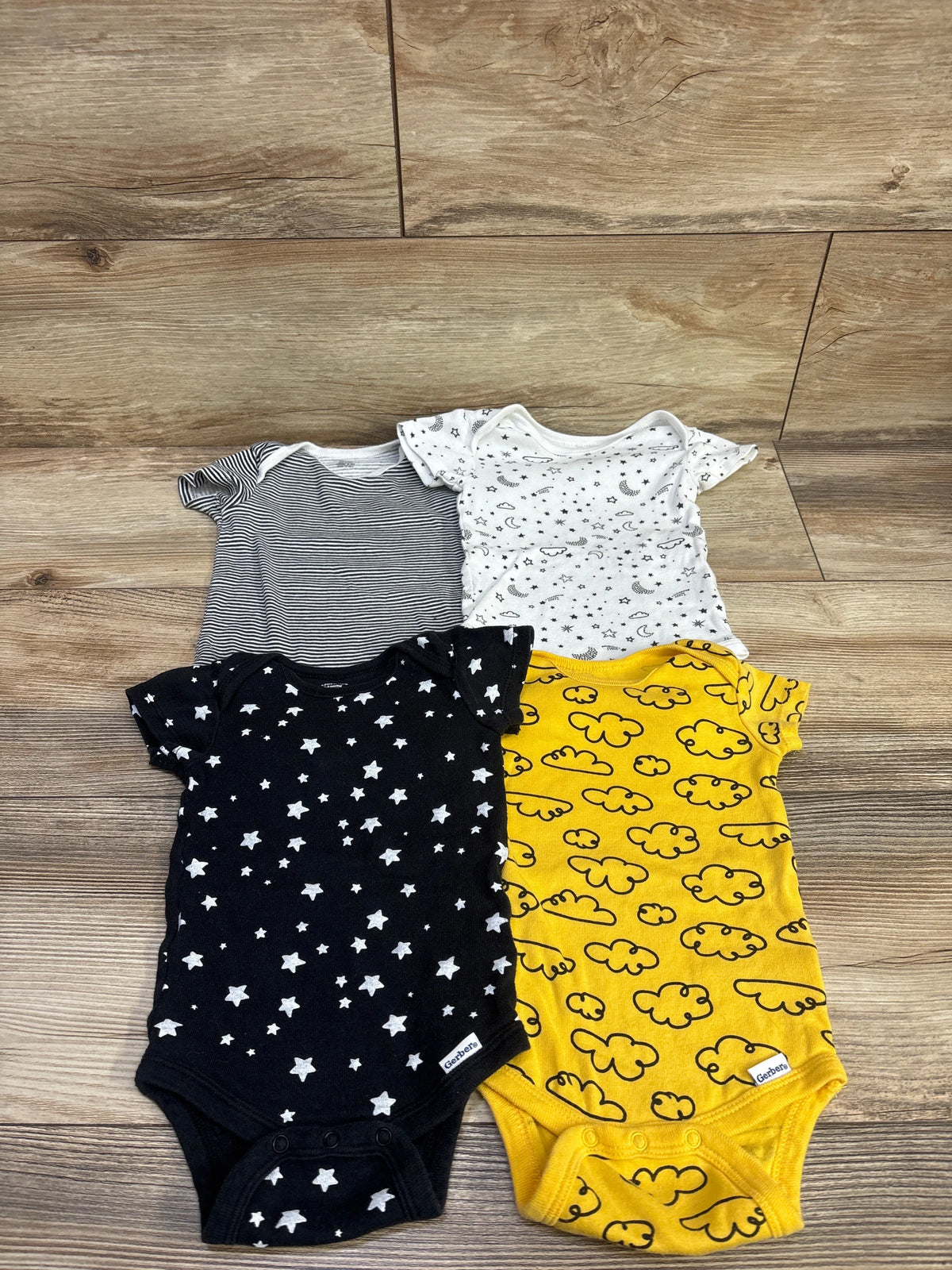 Gerber 4pk Bodysuits Black sz 3-6m