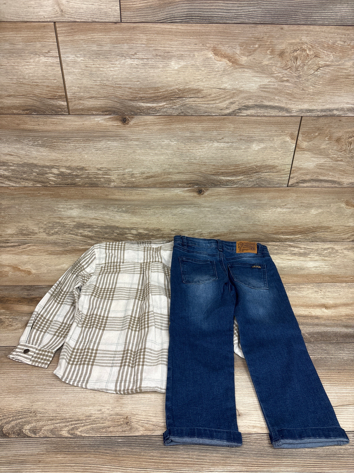 NEW Volcom 2pc Plaid Flannel & Jeans Set Beige sz 4T