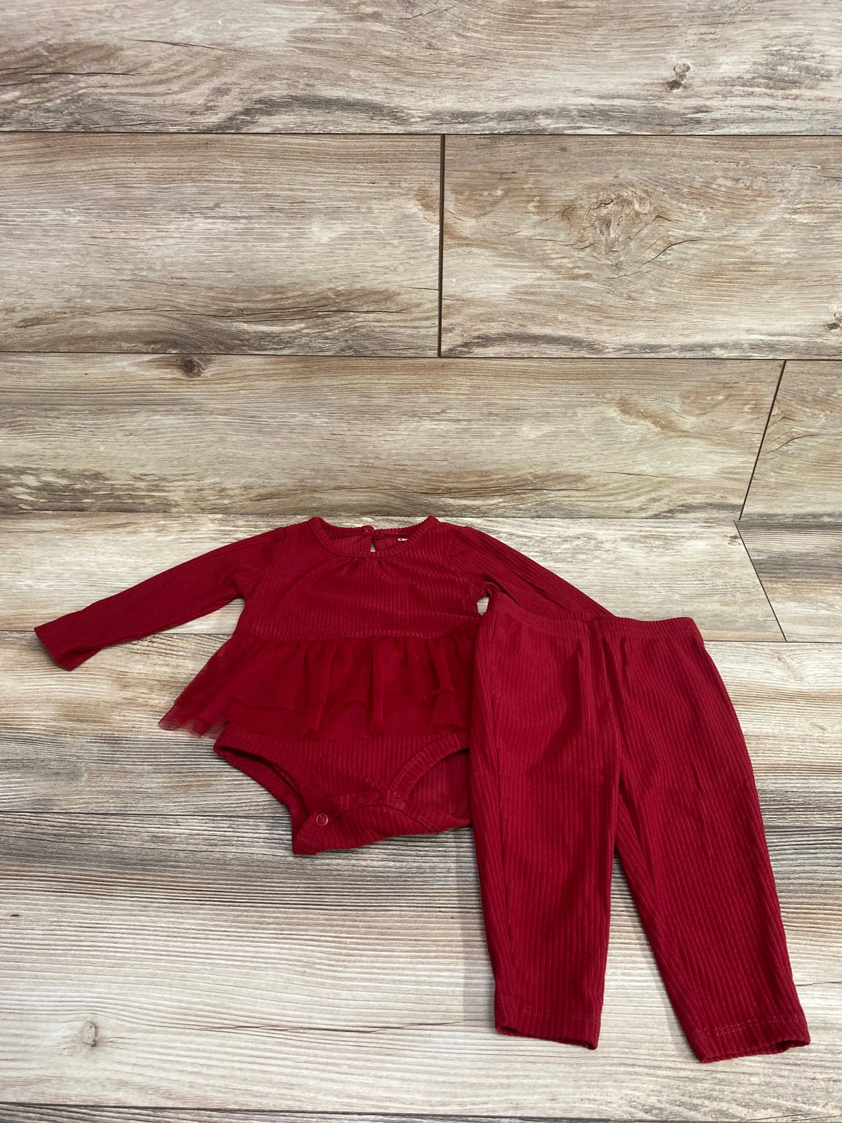 Carter's 2pc red ribbed skirted bodysuit and matching pants set for baby size 9m