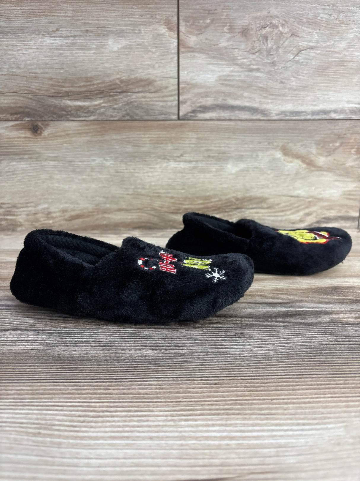 The Grinch Slippers Black sz 13c/1Y