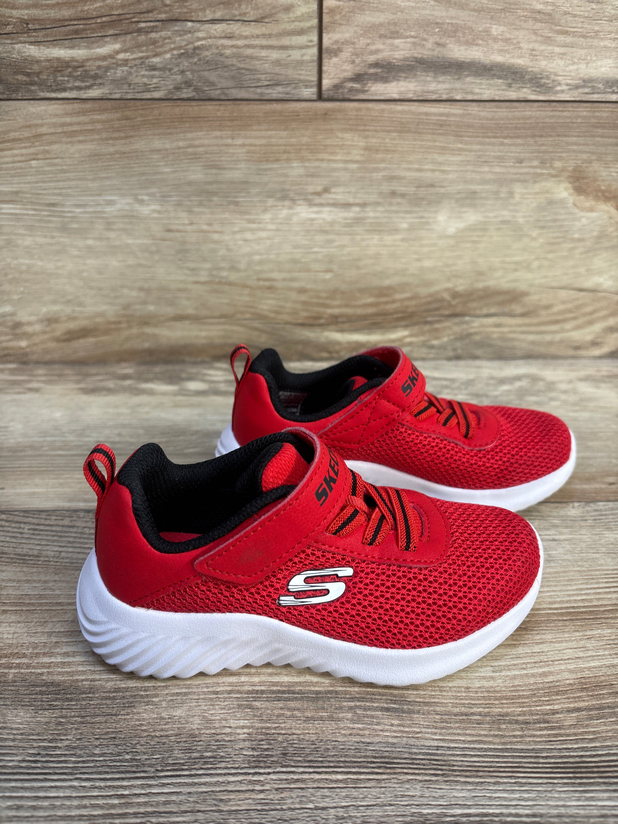 Sketchers Dynamatic Sneakers Red sz 9c