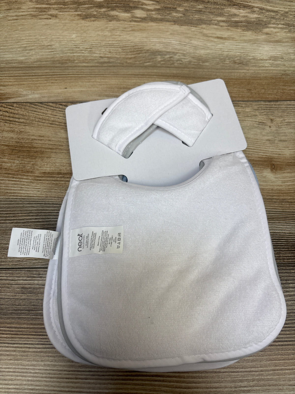NEW Neat Solutions 4pk Infant Bibs 3m+