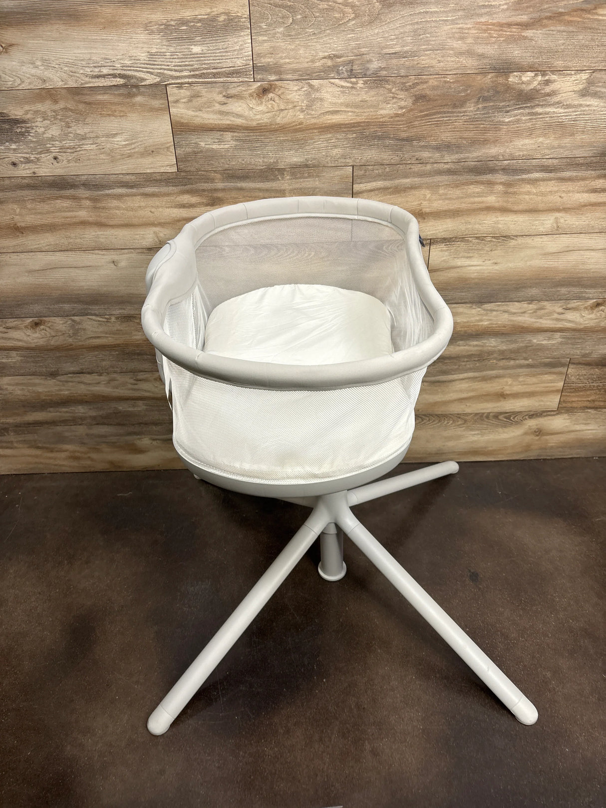 HALO Innovations BassiNest Swivel Sleeper 3.0