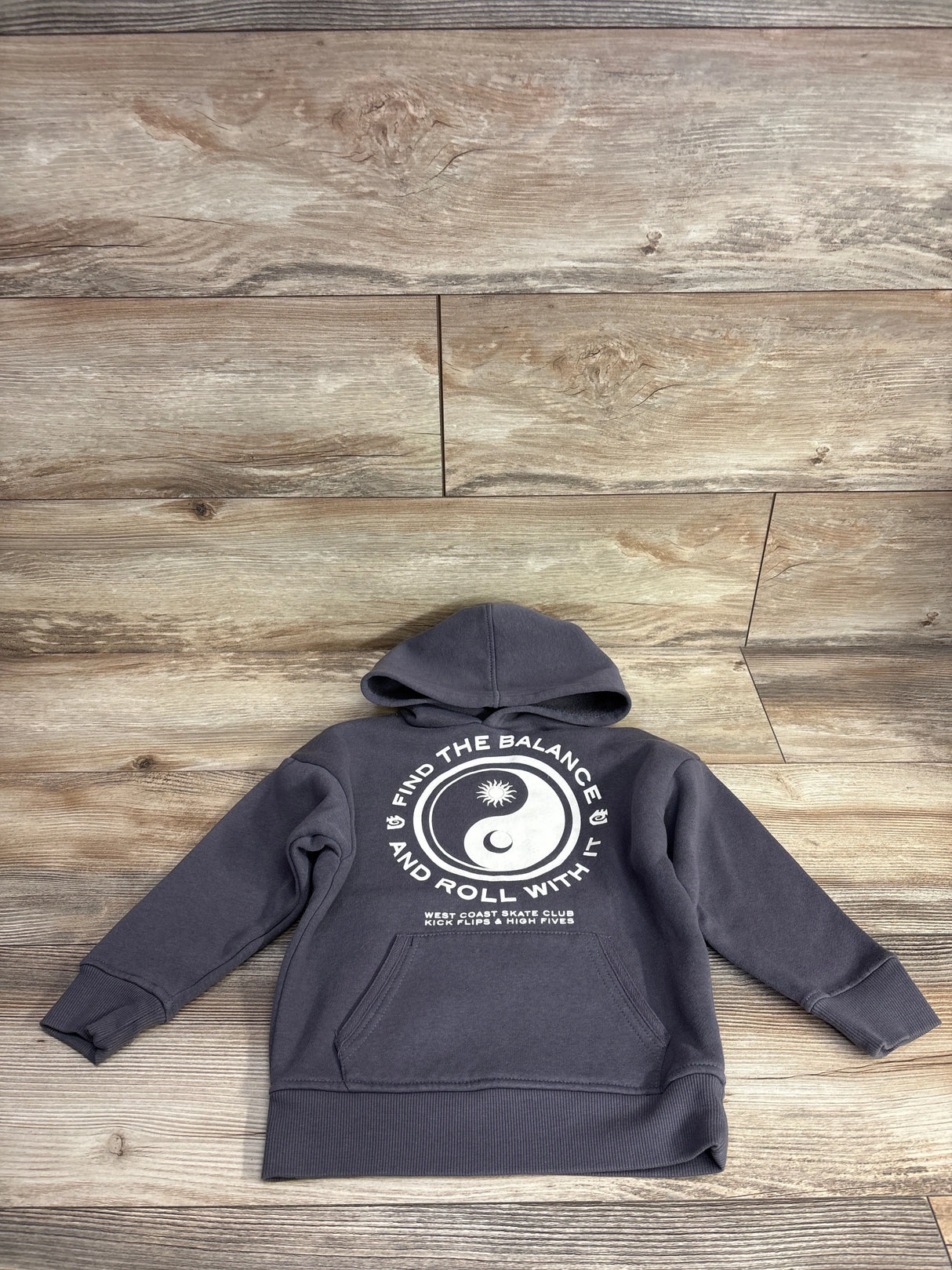Cotton On Kids Ying & Yang Pull Over Hoodie Grey sz 4T