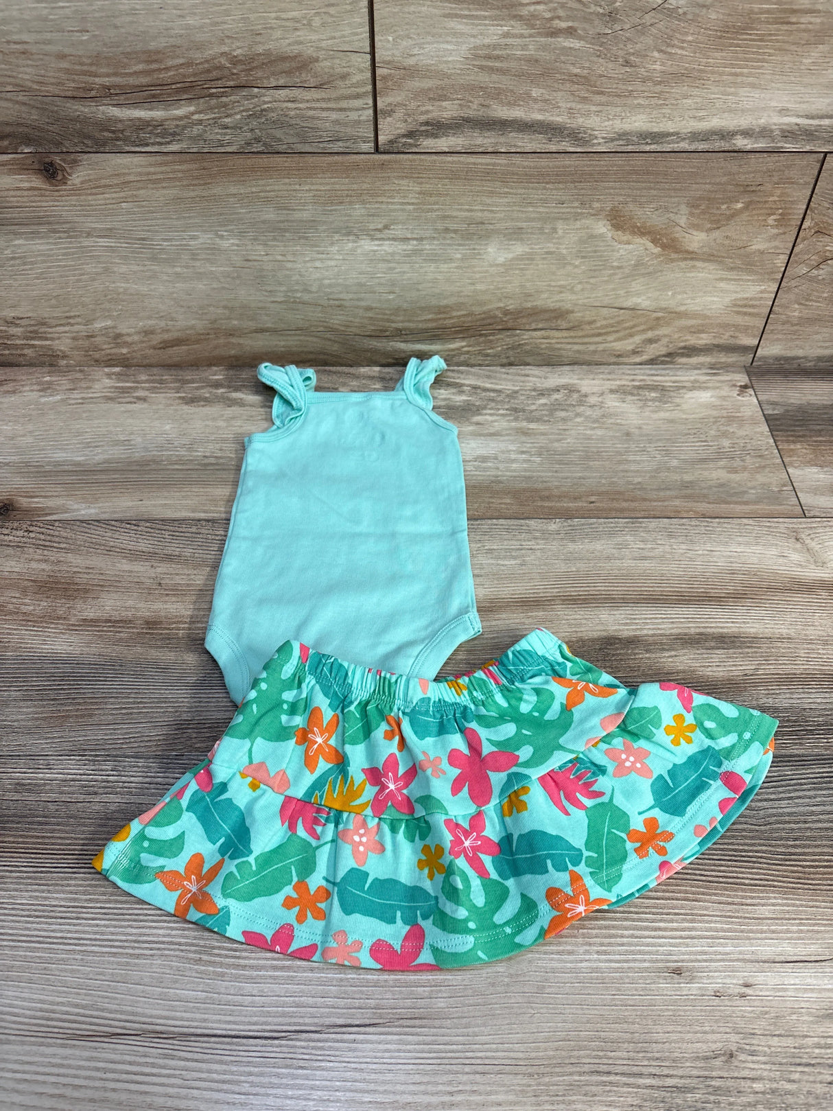 Okie Dokie 2pc Floral Bodysuit & Skirt sz 6m - Me n Mommy To Be