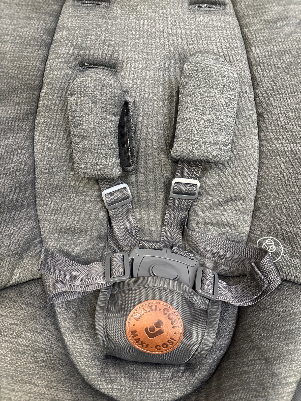 Maxi-Cosi Cassia Baby Swing in Essential Graphite