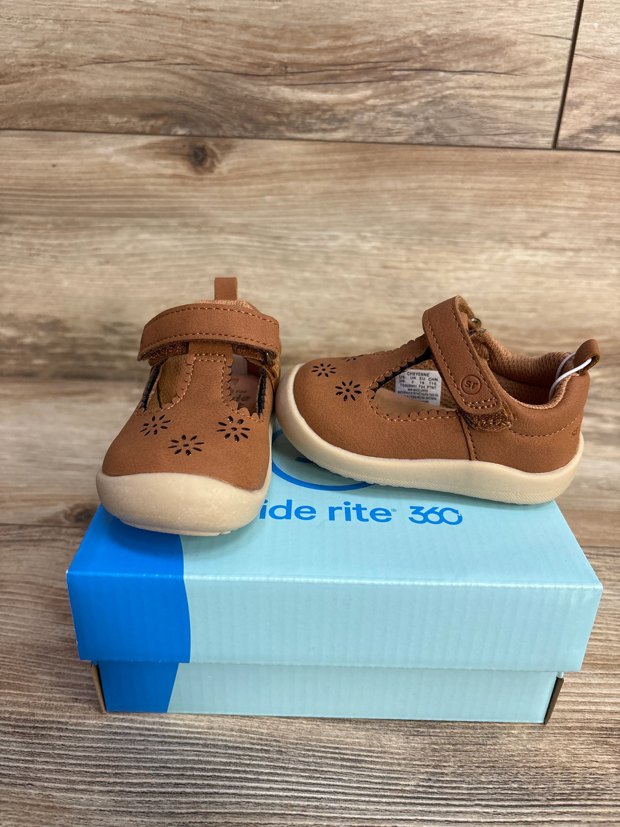 NEW Stride Rite Cheyenne Sneakers Tan sz 3c