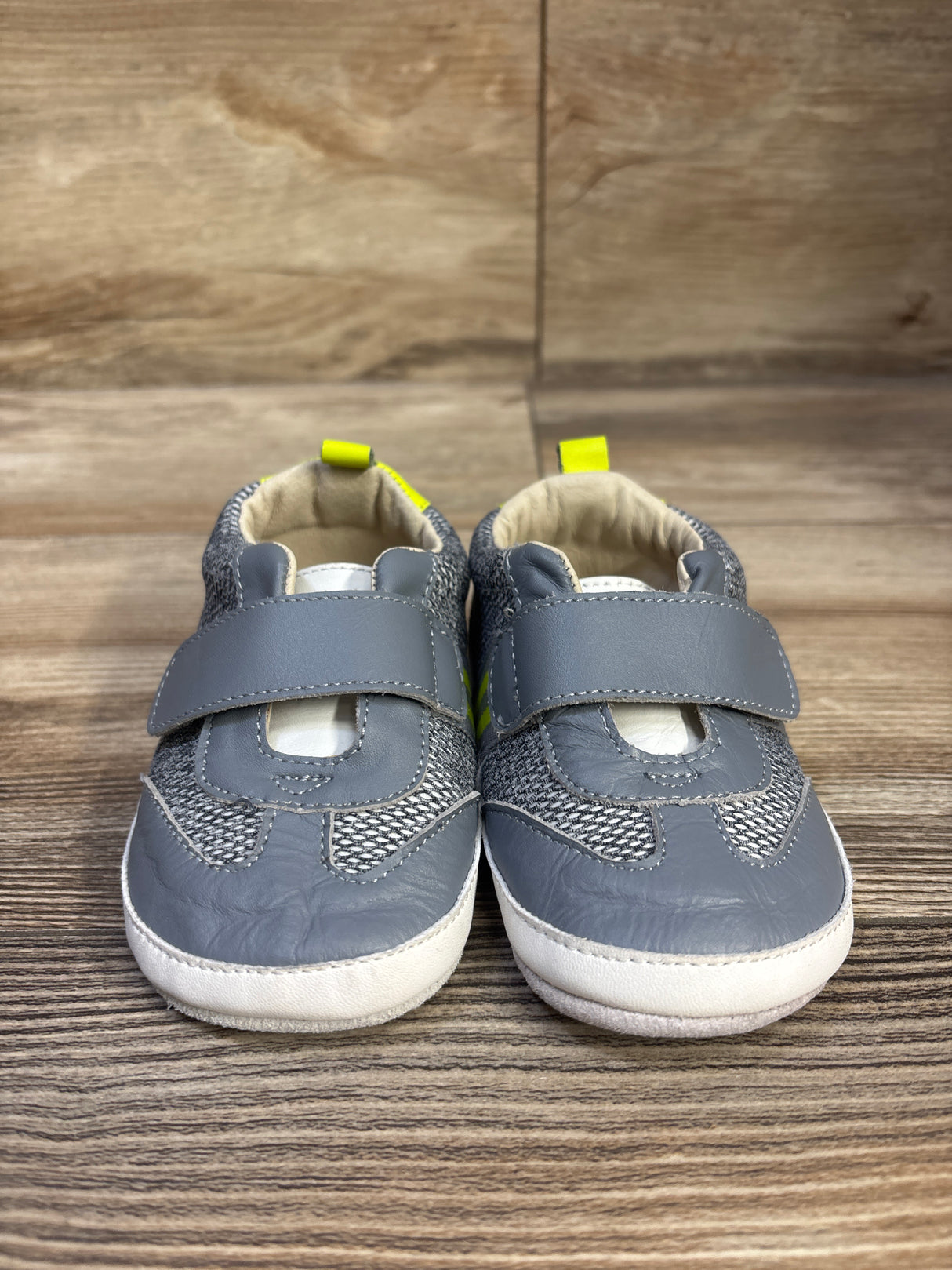 Robeez Finn Sneakers Grey sz 5-6c