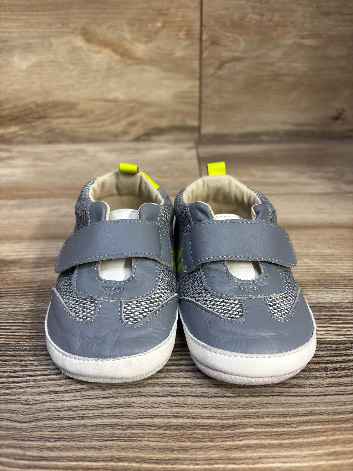 Robeez Finn Sneakers Grey sz 5-6c