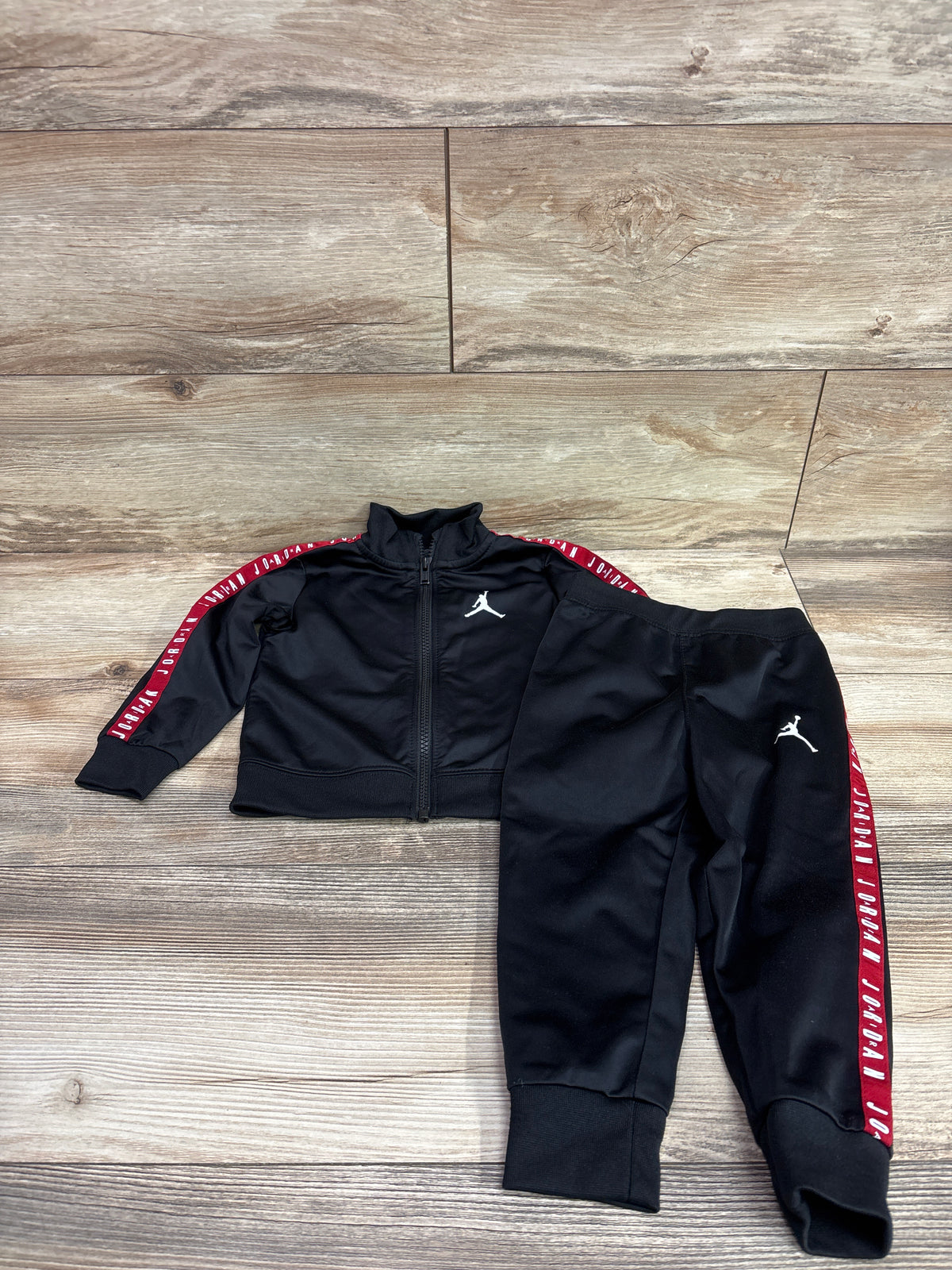 Jordan 2pc Tracksuit Black sz 24m