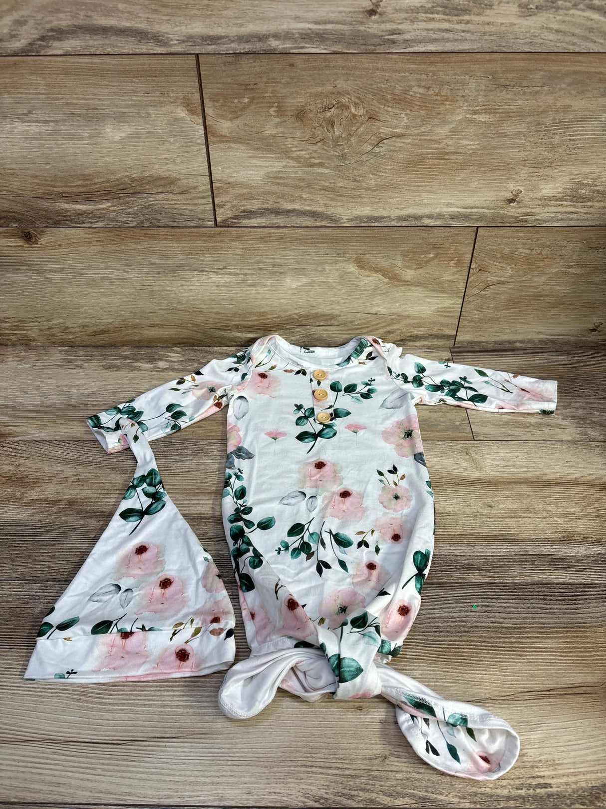 WIBACKER 2pc Floral Henley Knot Gown & Hat Set White sz 0-9m