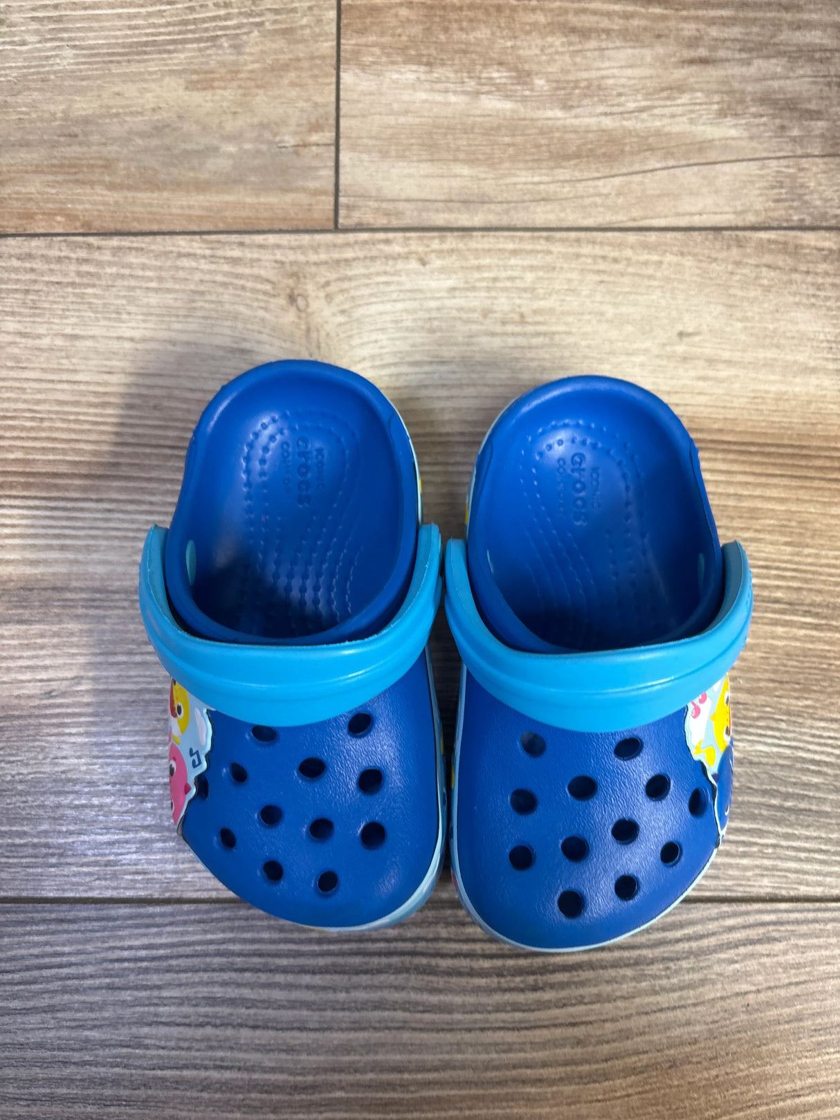 Crocs Baby Shark Classic Clogs Blue sz 5c