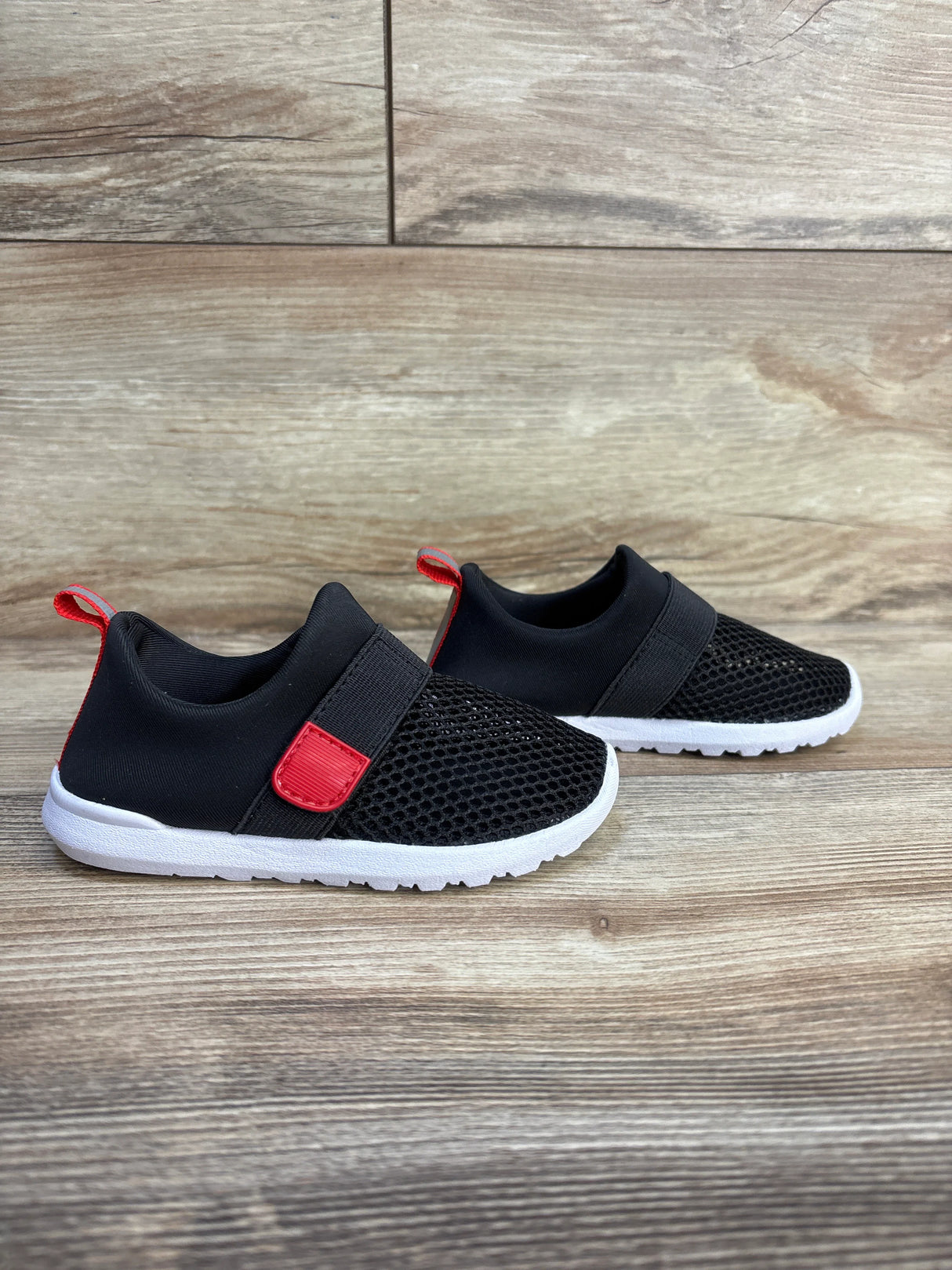 Cat & Jack Austen Water Shoes Black sz 7c