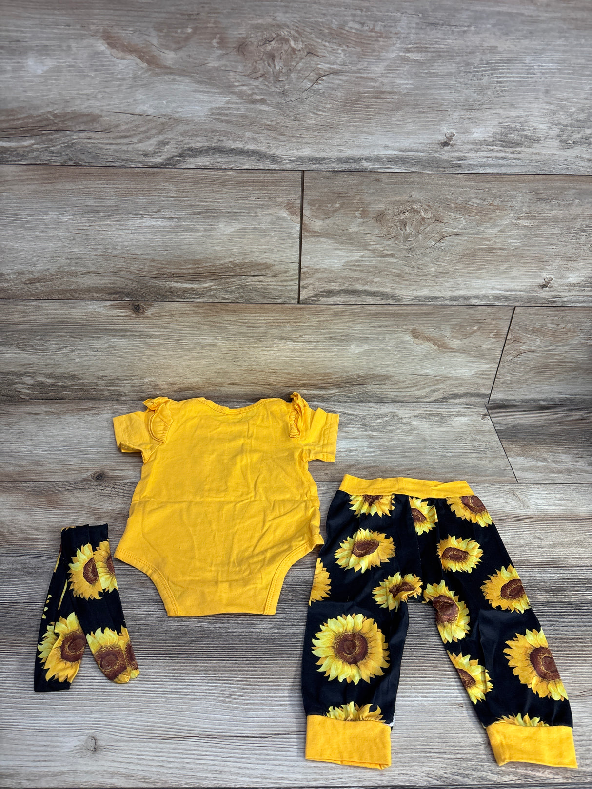 3pc Little Miss Sassy Pants Bodysuit & Bottoms Yellow sz 3-6m