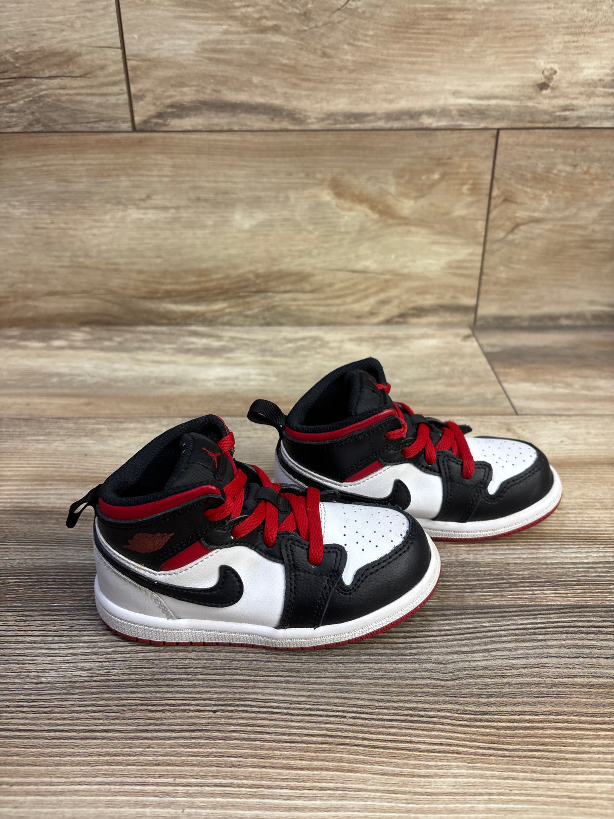 Air Jordan 1 Mid TD 'Gym Red Black Toe' Sneakers sz 8c