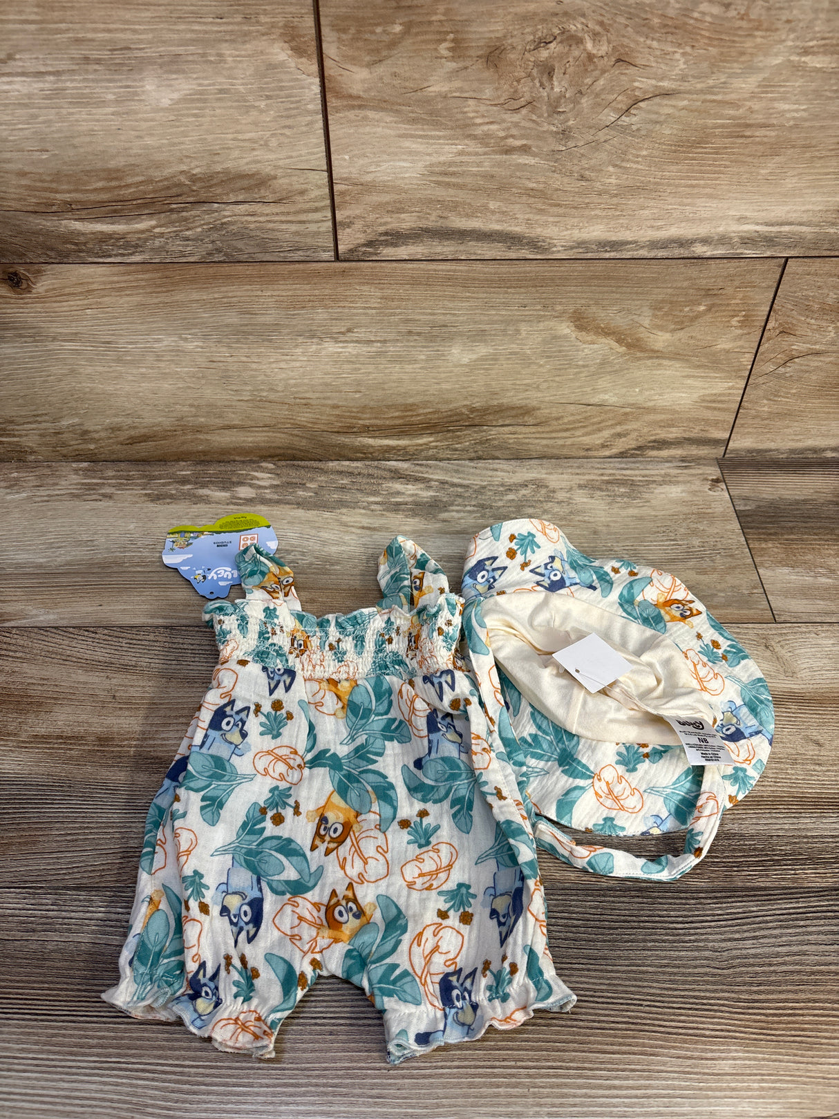 NEW Bluey 2pc Gauze Romper & Hat Set In Ivory sz Newborn