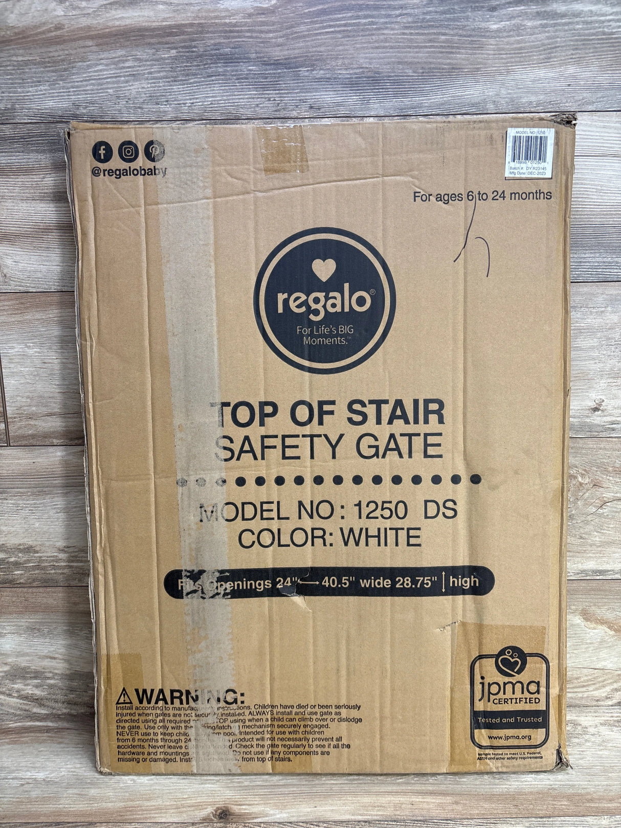 NEW Regalo Top of Stair Safety Gate in White
