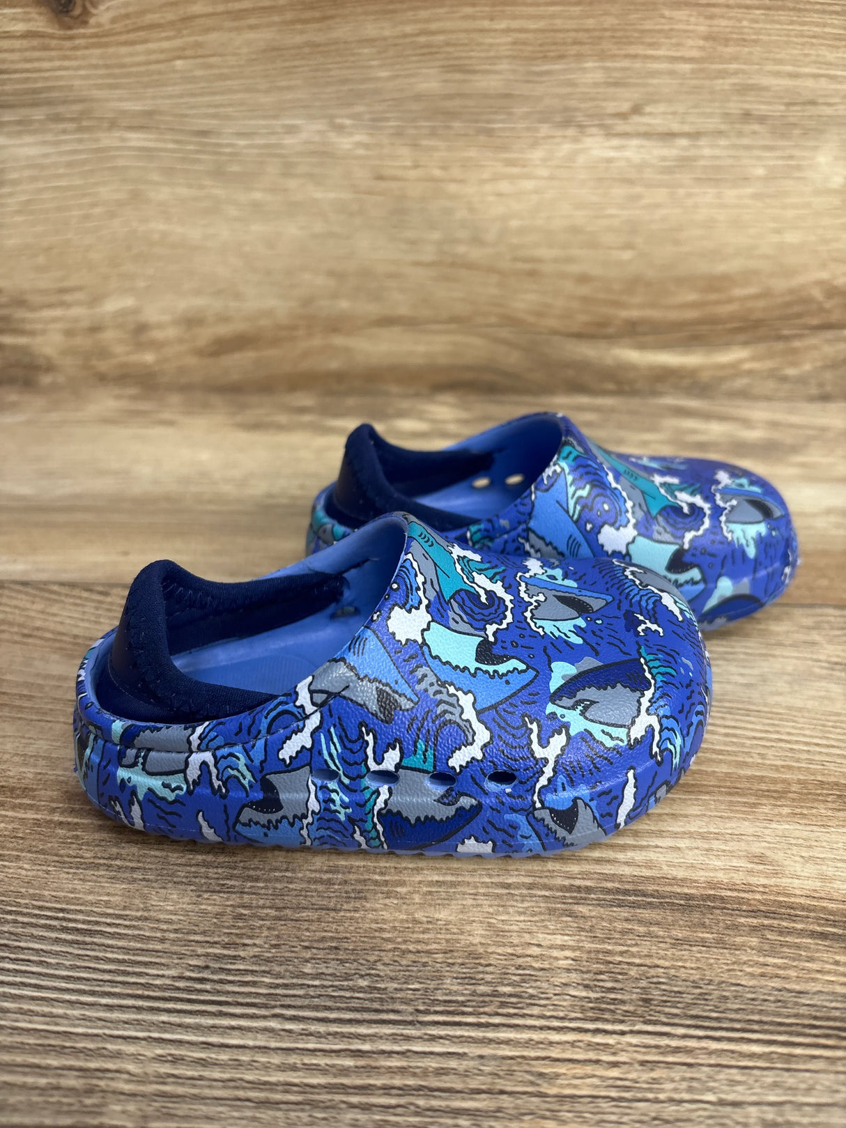 Cat & Jack Shark Clogs Blue sz 5c