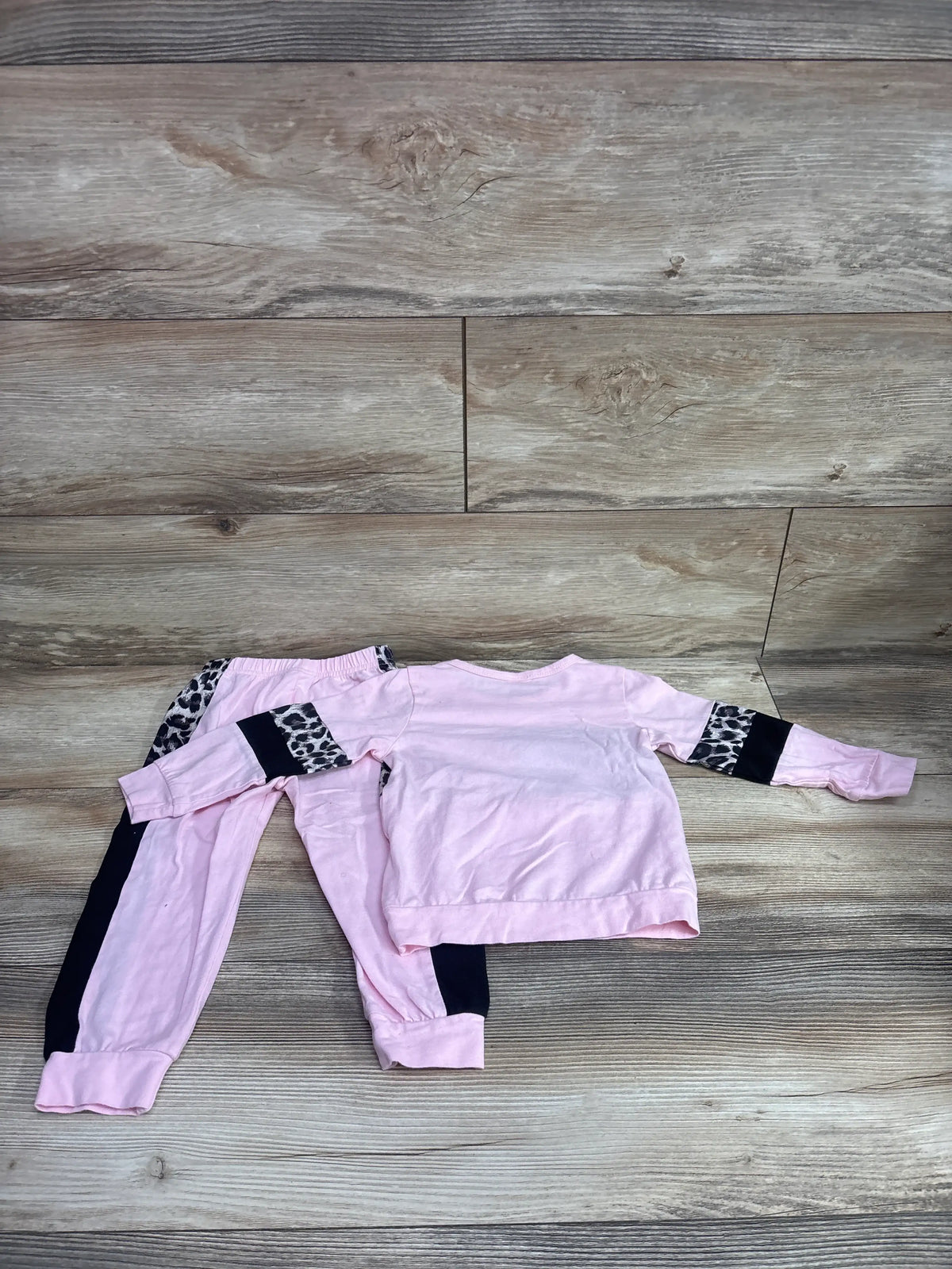 Sytepopcy 2pc pink color block sweatshirt and joggers set with leopard print accents