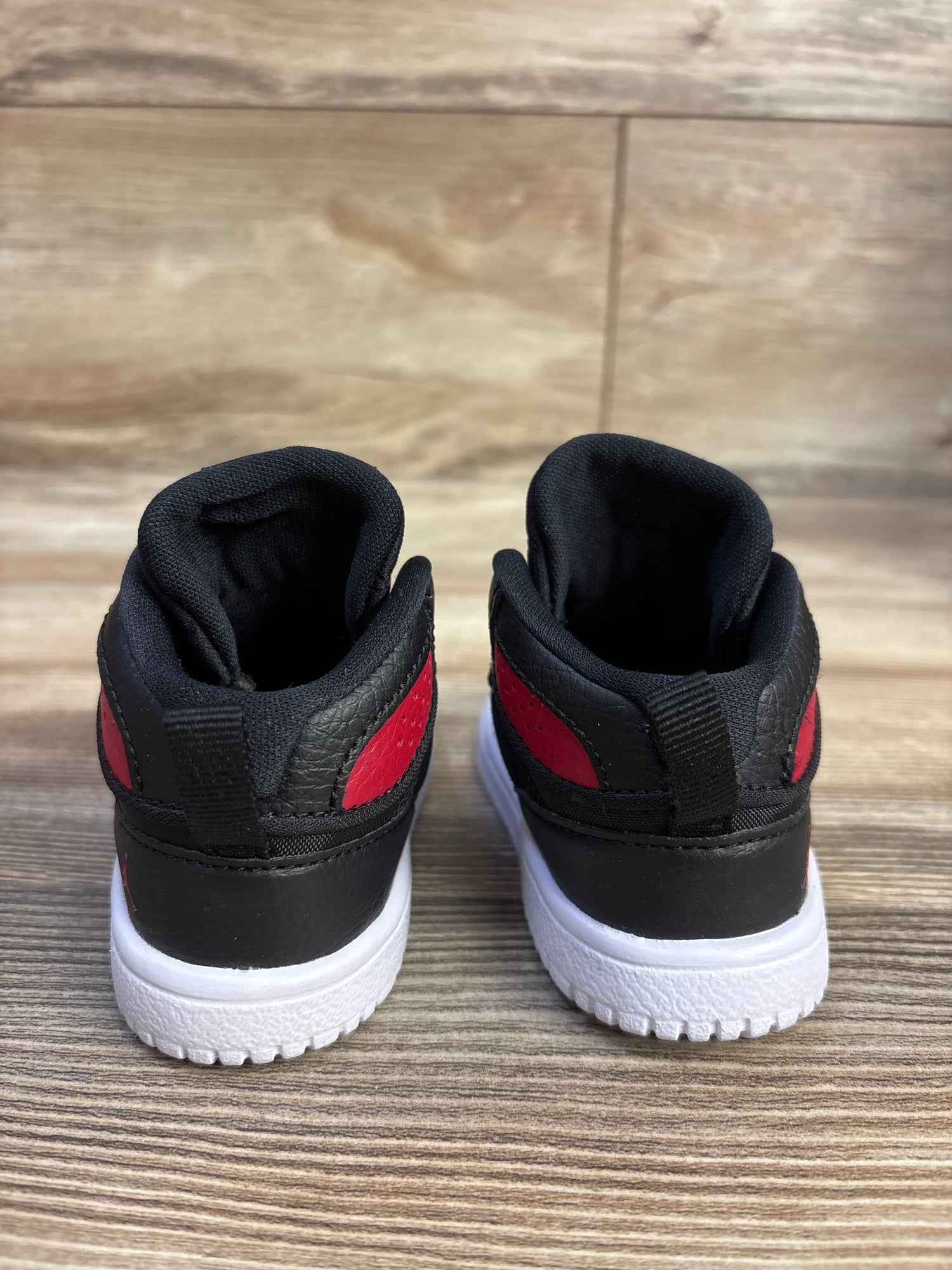 Jordan Access TD 'Bred' Sneakers sz 4c