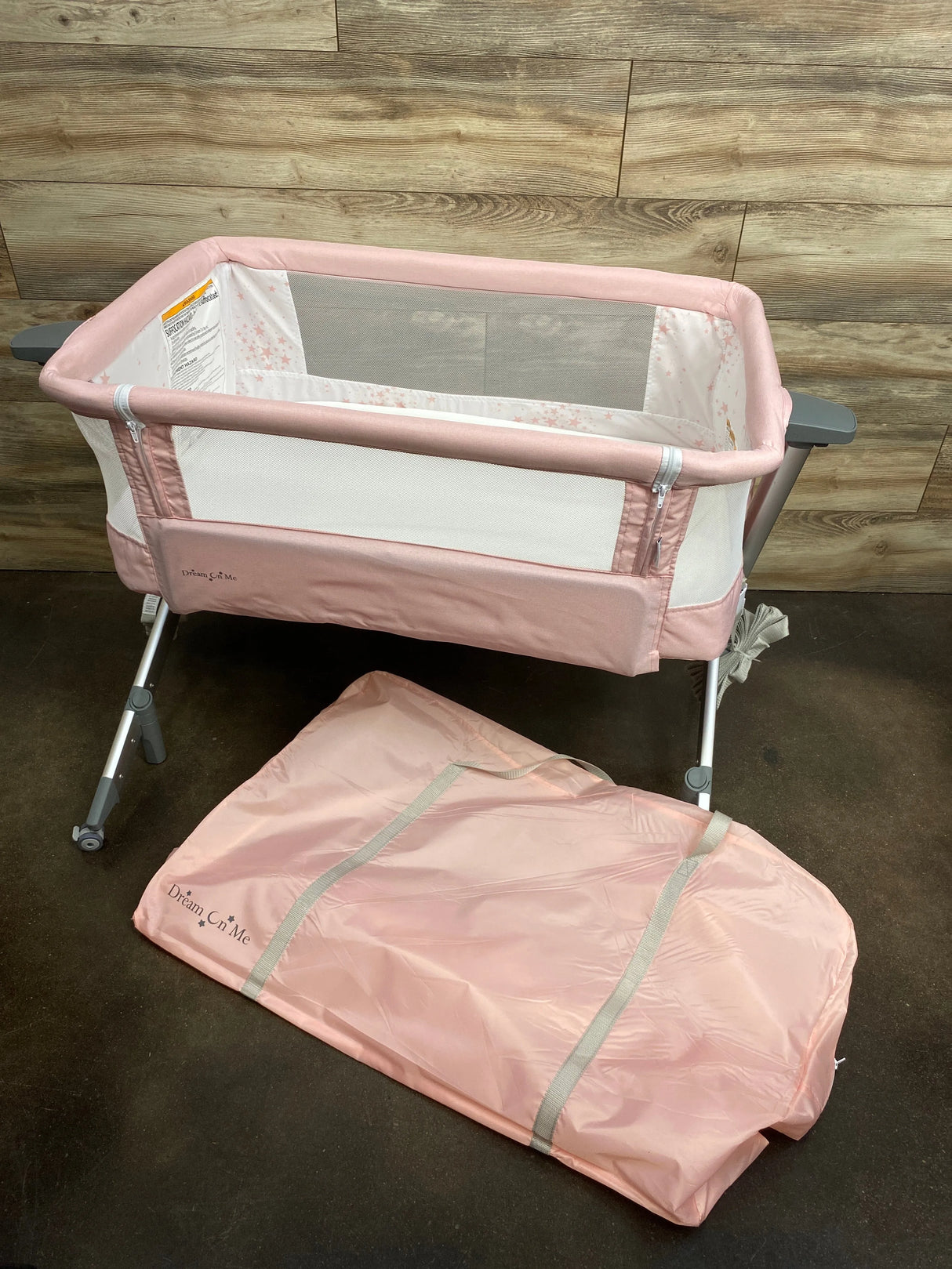 NEW Dream On Me Skylar Bassinet and Beside Sleeper, Pink