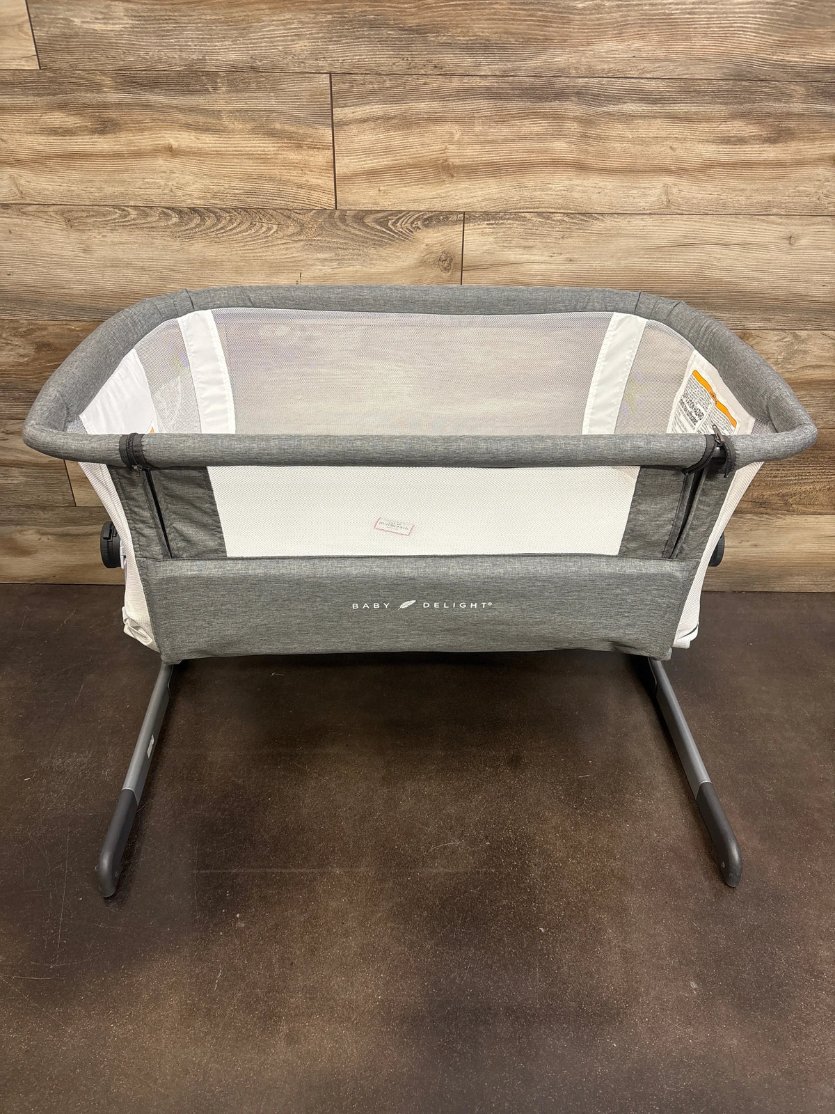 Baby Delight Beside Me Dreamer Bedside Bassinet in Grey