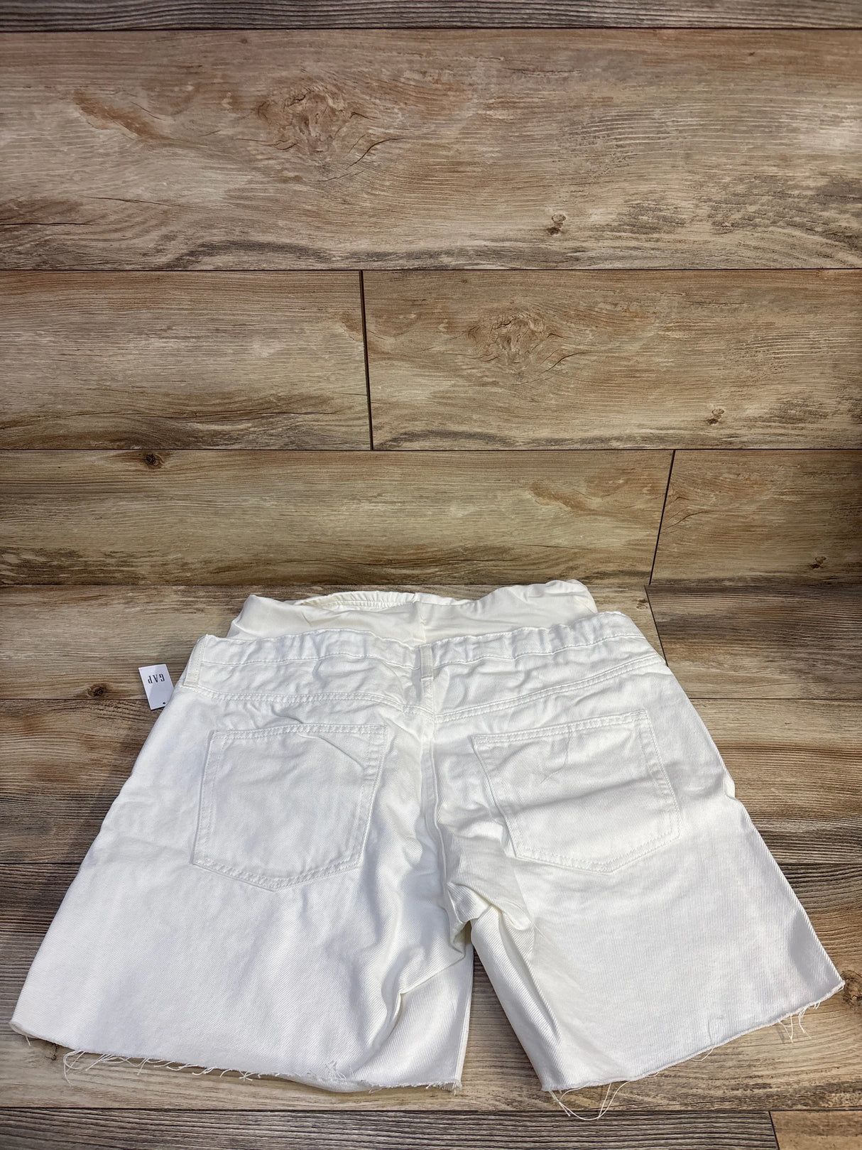 NEW Gap Maternity 7" Maternity Full Panel Denim Bermuda Shorts White sz Large (32/14R)