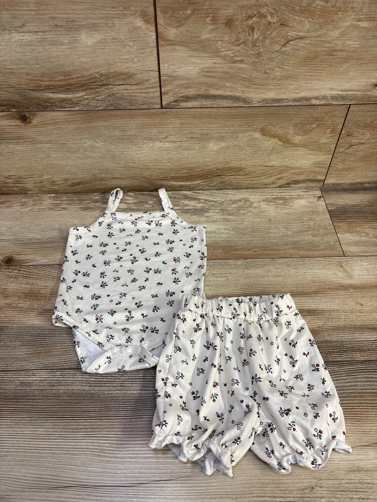 Shein 2pc Floral Tank Bodysuit & Shorts Set Ivory sz 6-9m