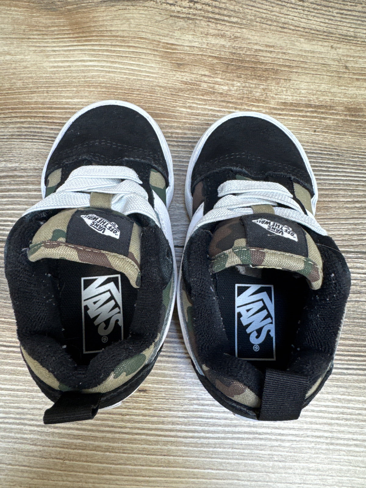 Vans Knu Skool Camo Sneakers Black sz 7c