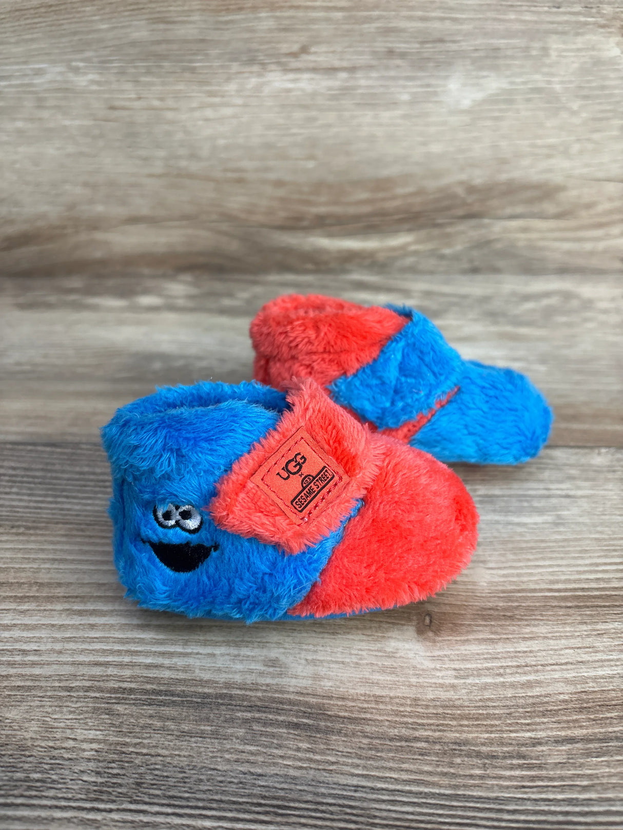 UGG x Sesame Street Bixbee Booties Red/Blue sz 0/1c