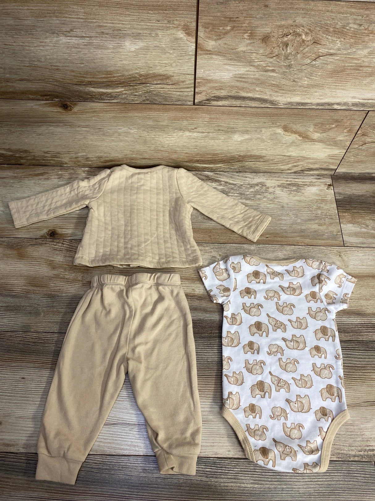 Elephant and Castle 3pc Set Tan sz 6-9m