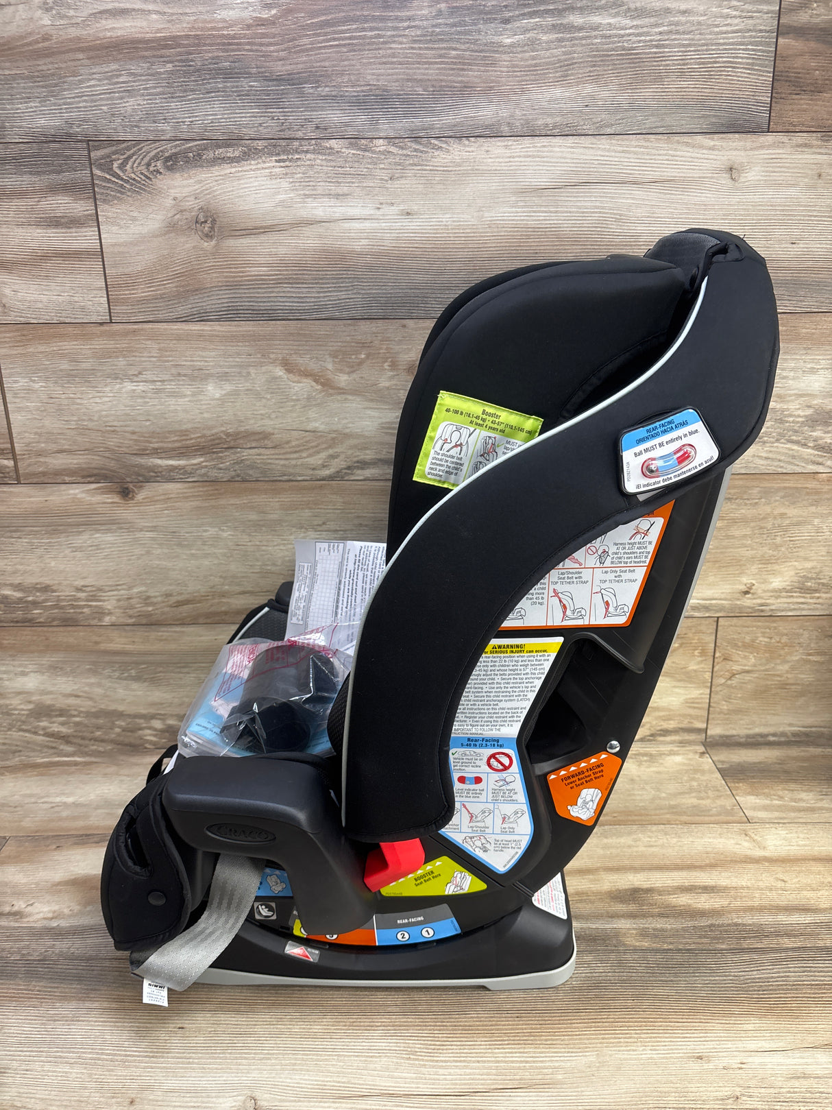 NEW Graco Milestone 3-in-1 Convertible Car Seat in Gotham
