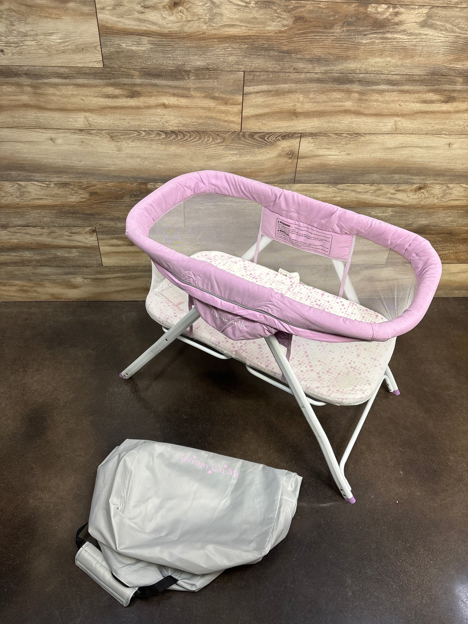 Dream On Me Poppy Traveler Portable Bassinet - Purple
