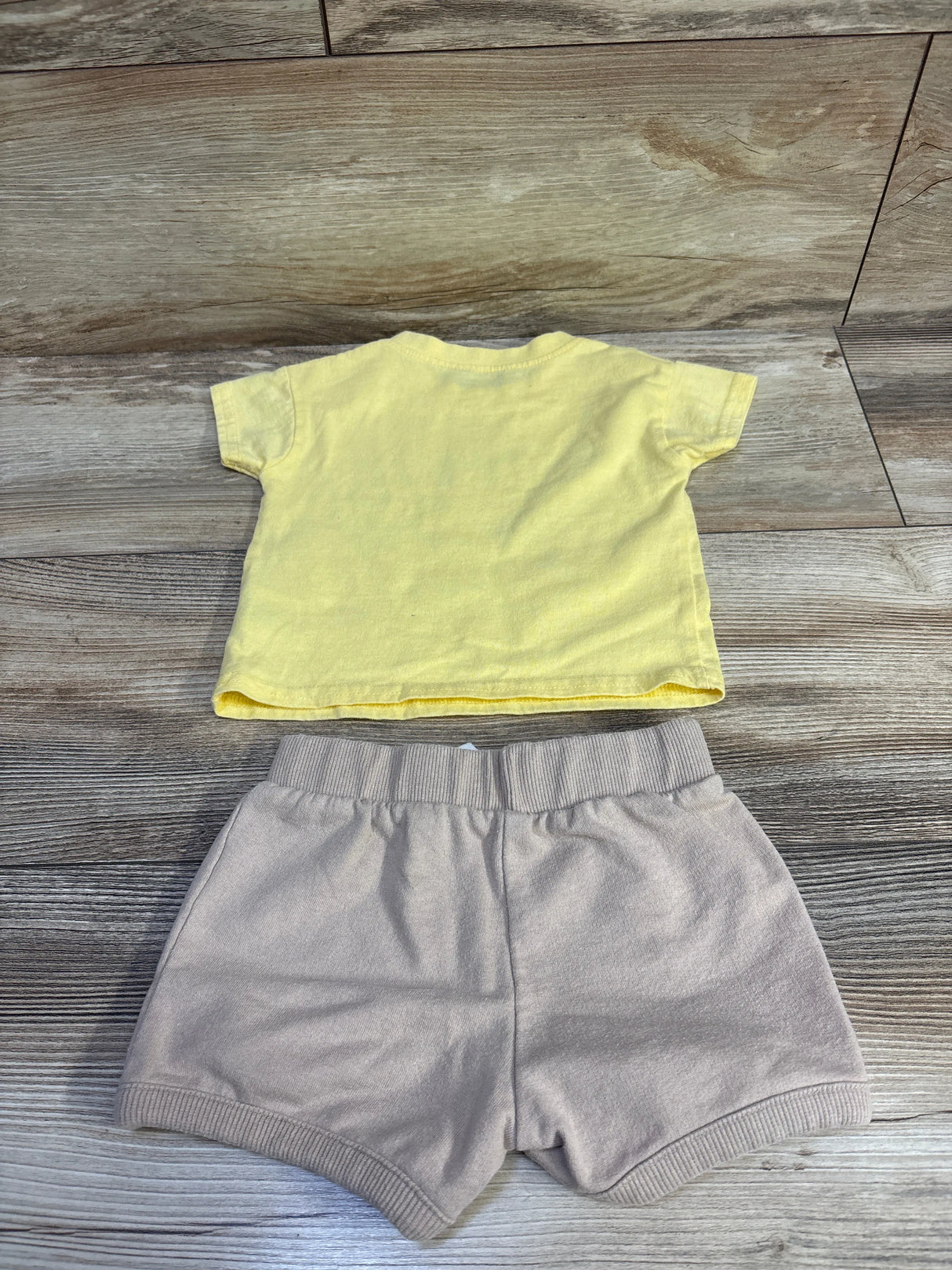 Disney Baby 2pc Winnie The Pooh Shirt & Shorts Set Yellow sz 6-9m