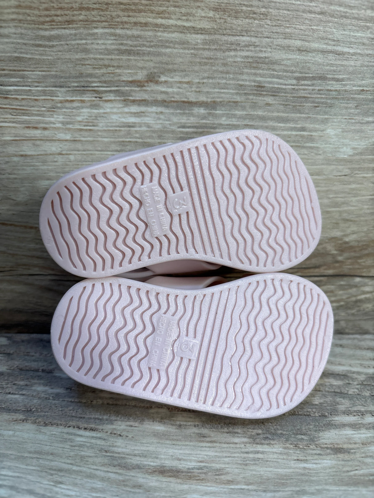 Old Navy Cross Strap Jelly Sandals Pink sz 3c