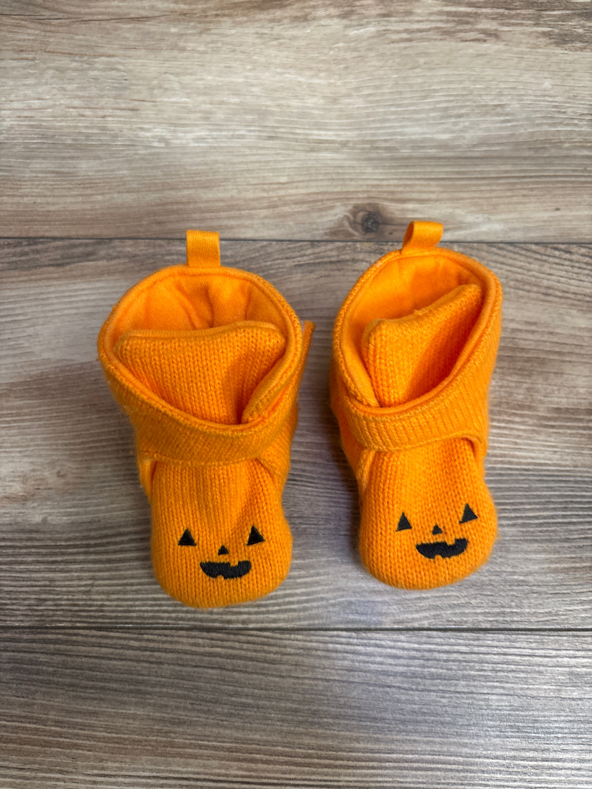 Cat & Jack Pumpkin Crib Booties Orange sz 3c