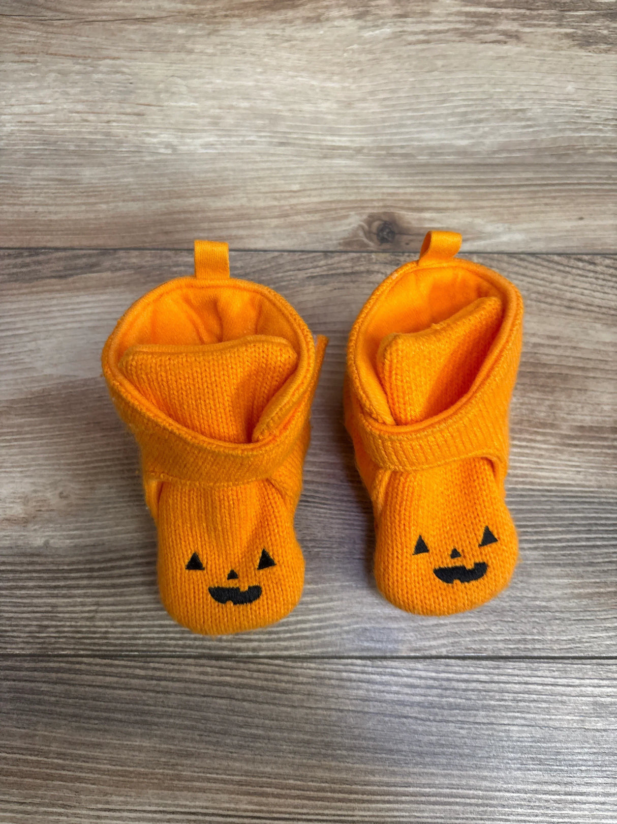 Cat & Jack Pumpkin Crib Booties Orange sz 3c