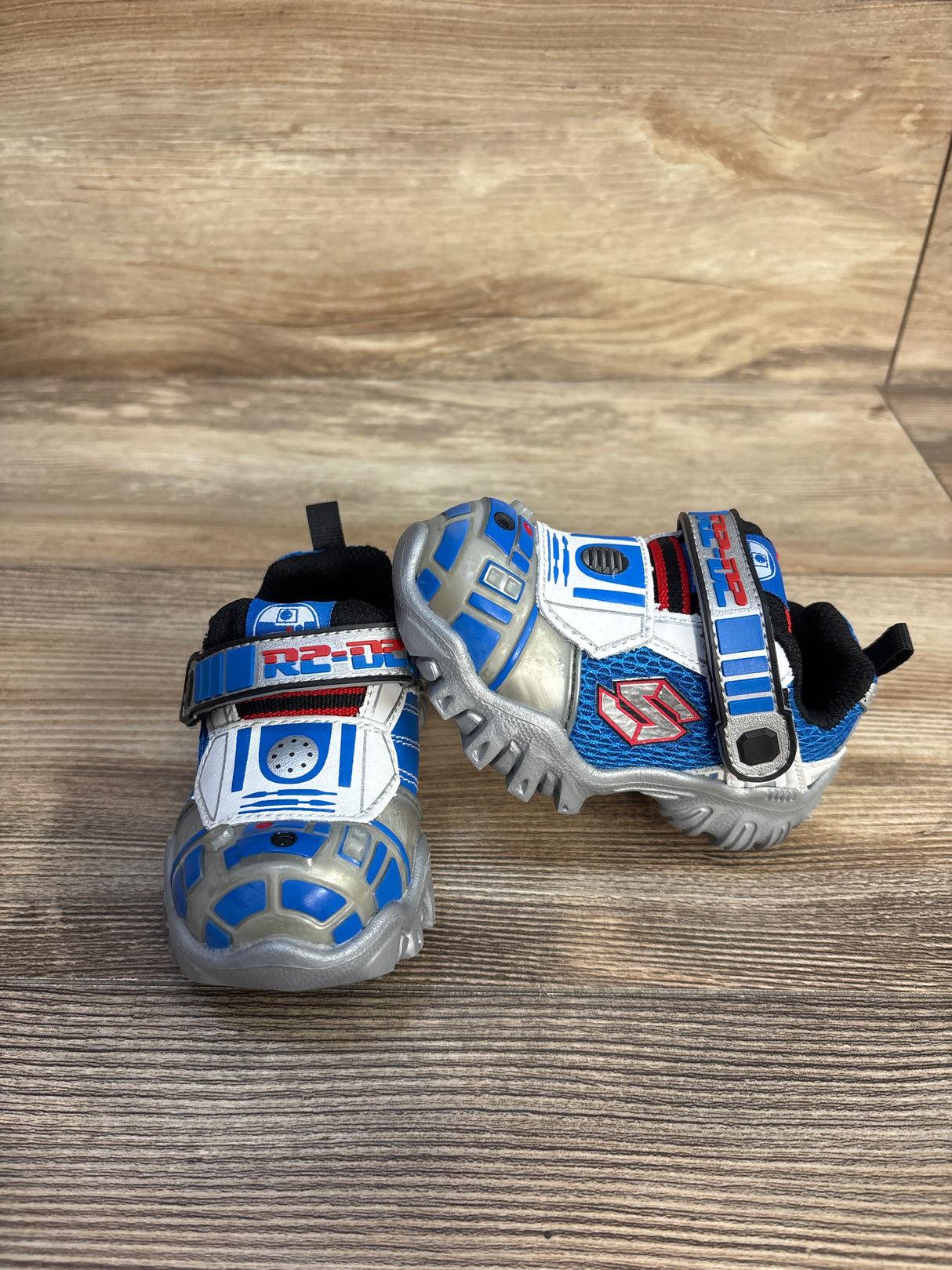 NWOT Star Wars x Skechers R2-D2 Light Up Shoes Blue sz 5c